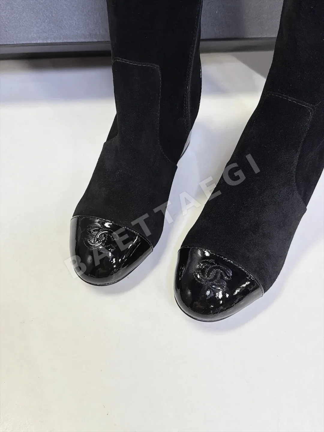 샤넬 부츠 램스킨 진주 더블 C 로고 힐 상세 이미지 7