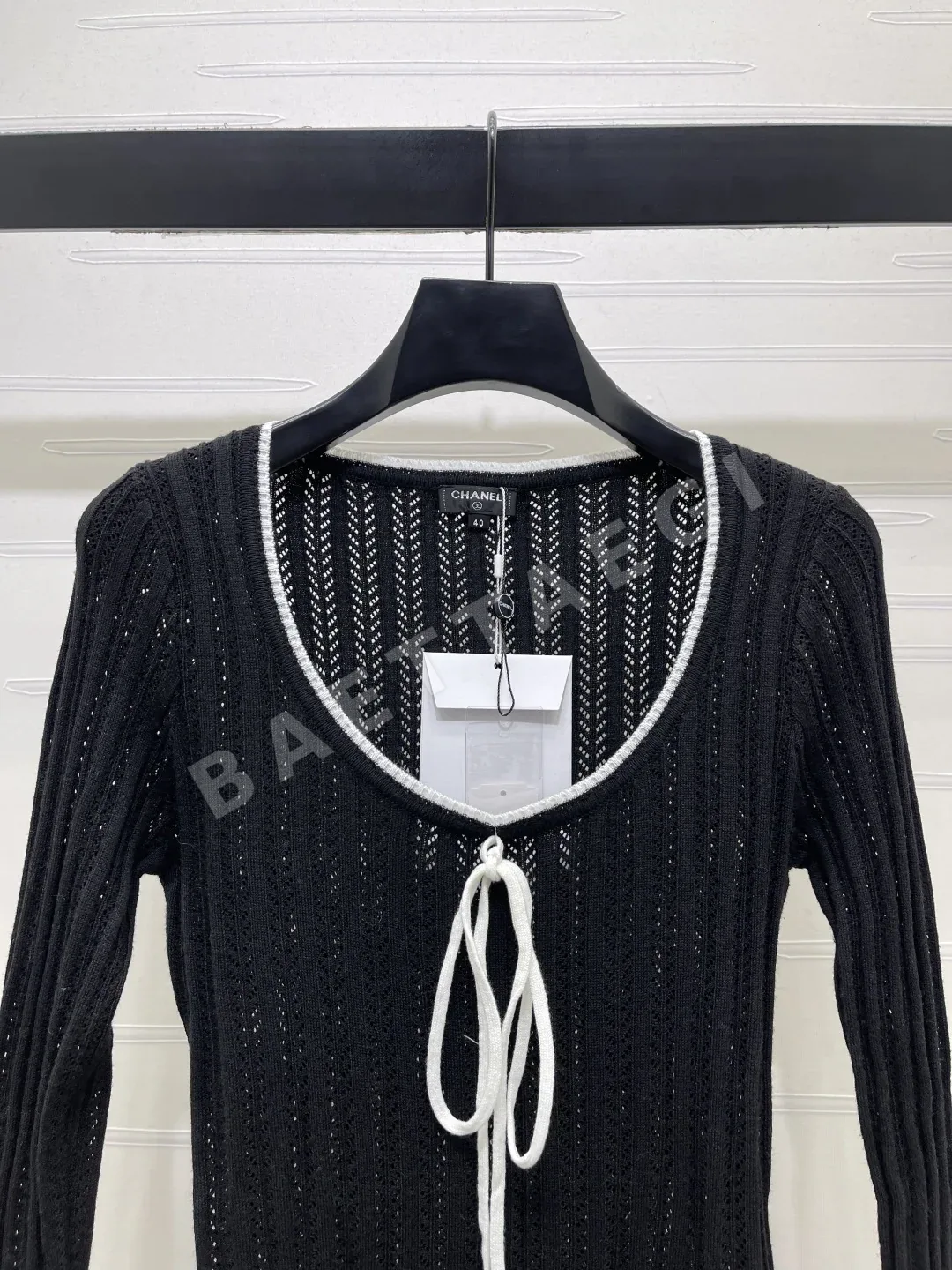 샤넬 시스루 세로줄 리본 자수 니트 탑 상세 이미지 4