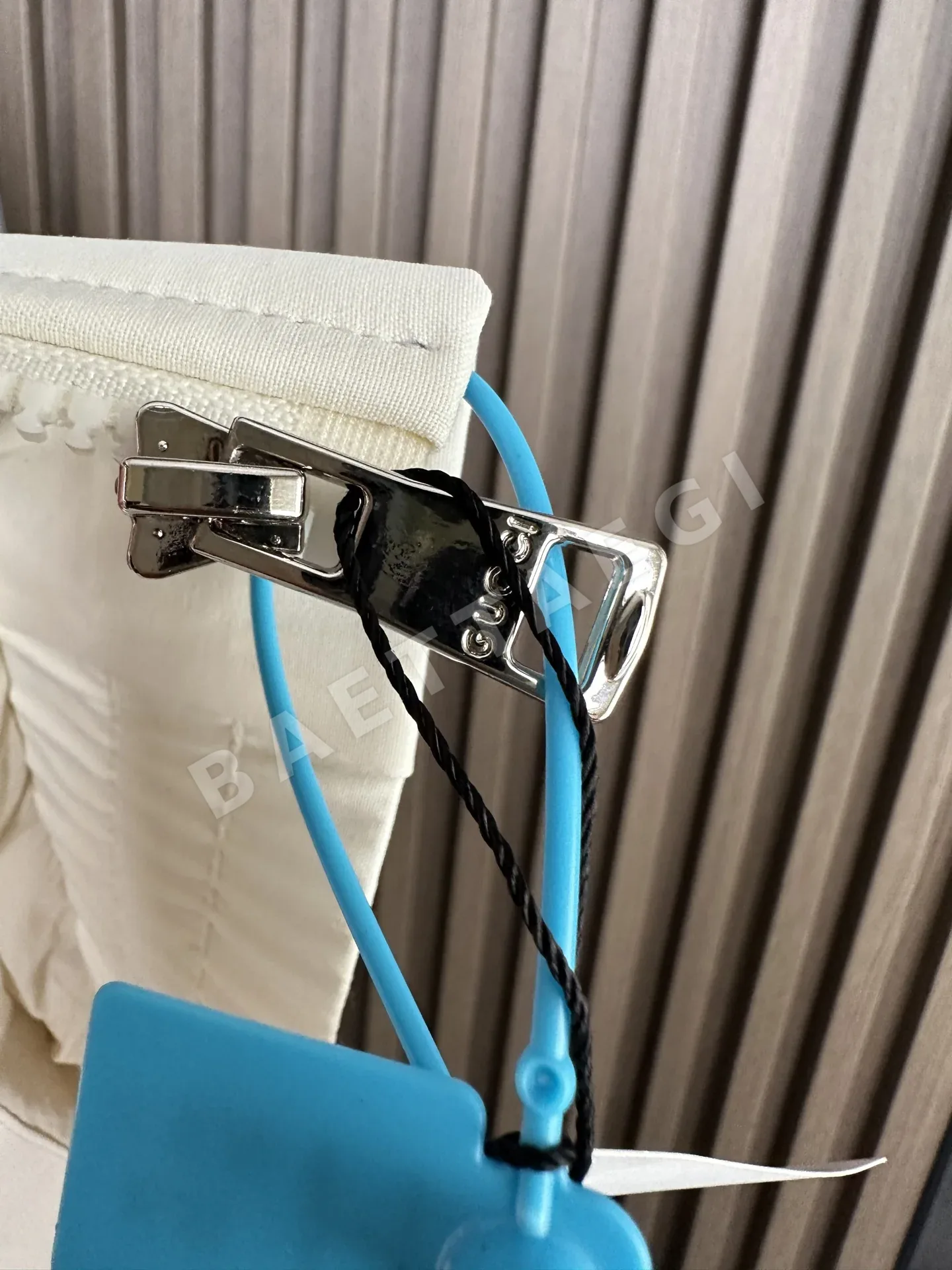 구찌 네이비 블루 그레이 자켓 상세 이미지 8