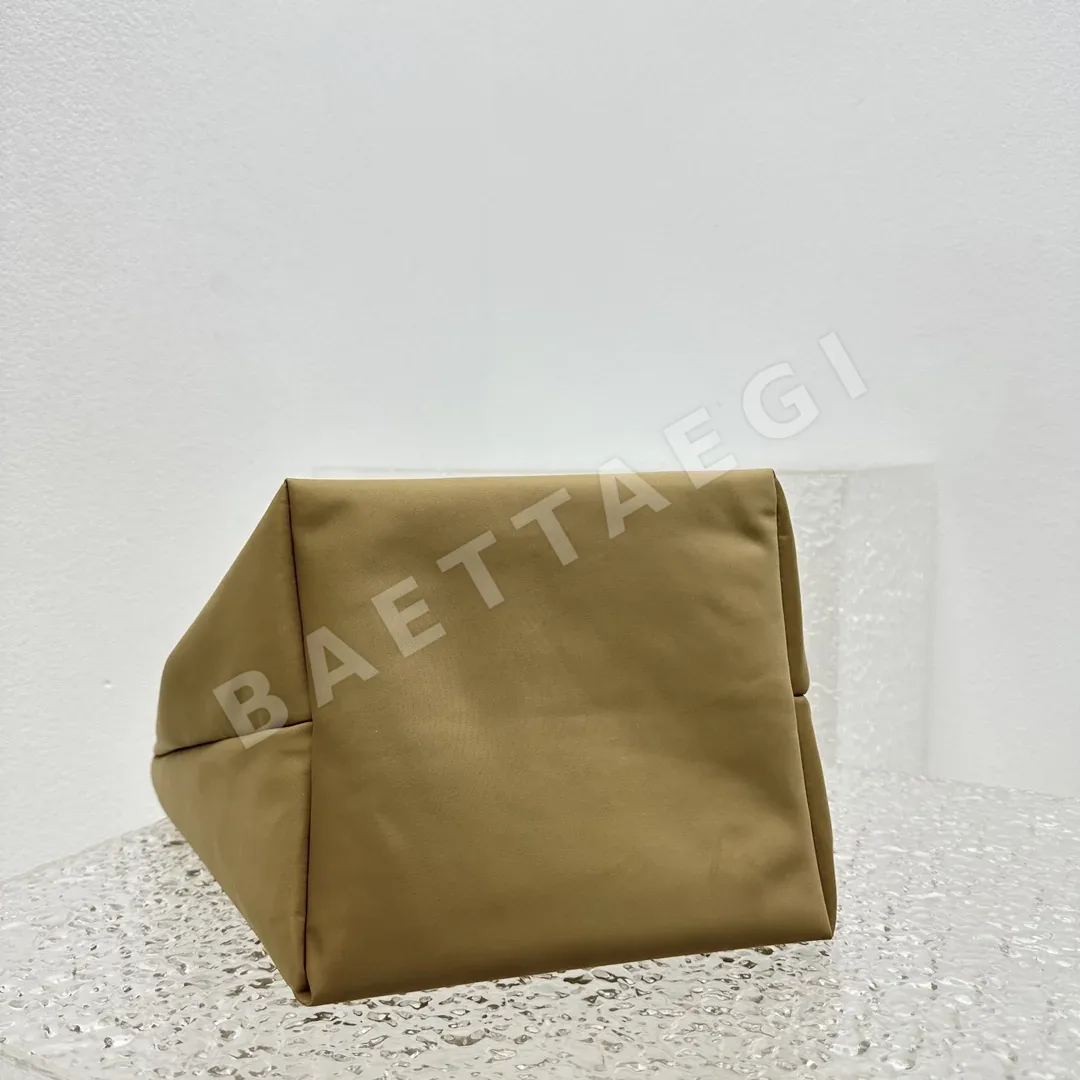 더로우 나일론 토트 버킷백 상세 이미지 5