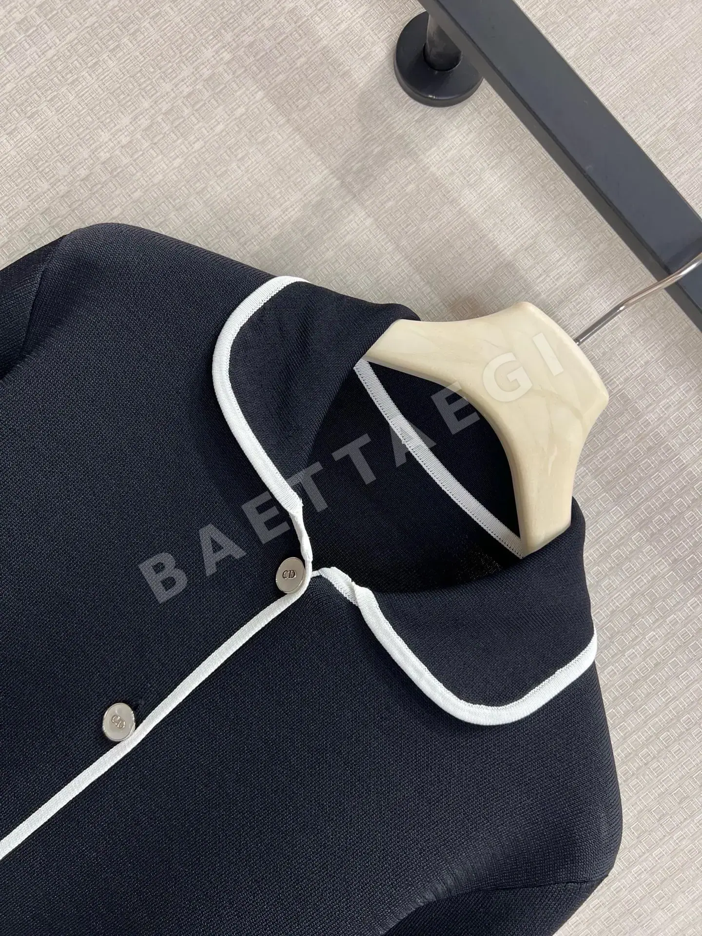 디올 피터팬 카라 파이핑 가디건 상세 이미지 3