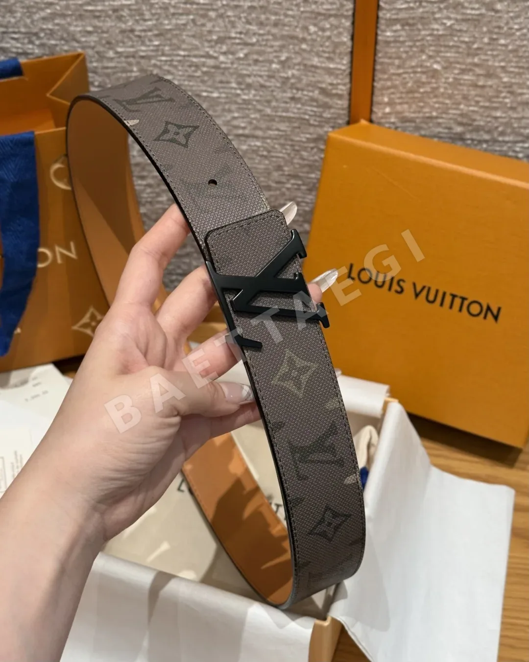 루이비통 디멘션 모노그램 리버시블 벨트 상세 이미지 4