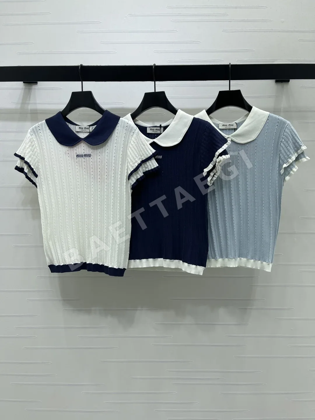 미우미우 피터팬 카라 펀칭 니트 반팔 탑 52471