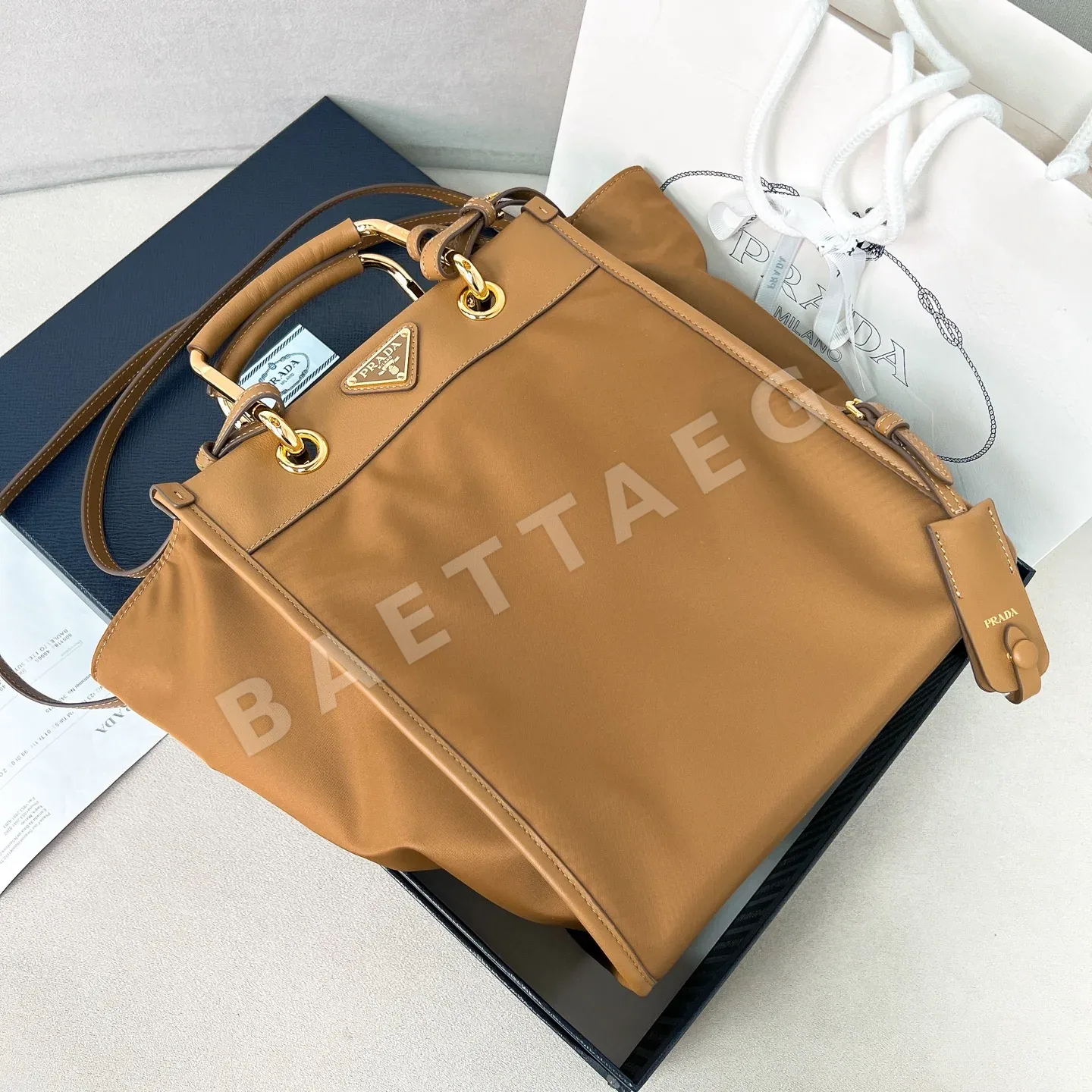 프라다 나일론 토트백 1BG578
