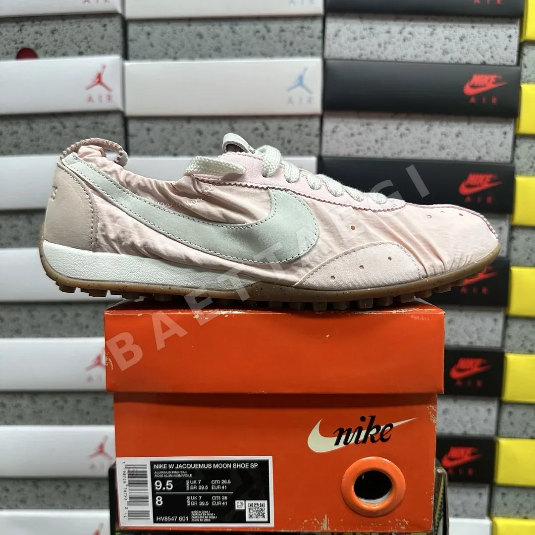 나이키 [GOD] HV8547-601 201601 Nike Moon Shoe SP Jacquemus Aluminum Pink