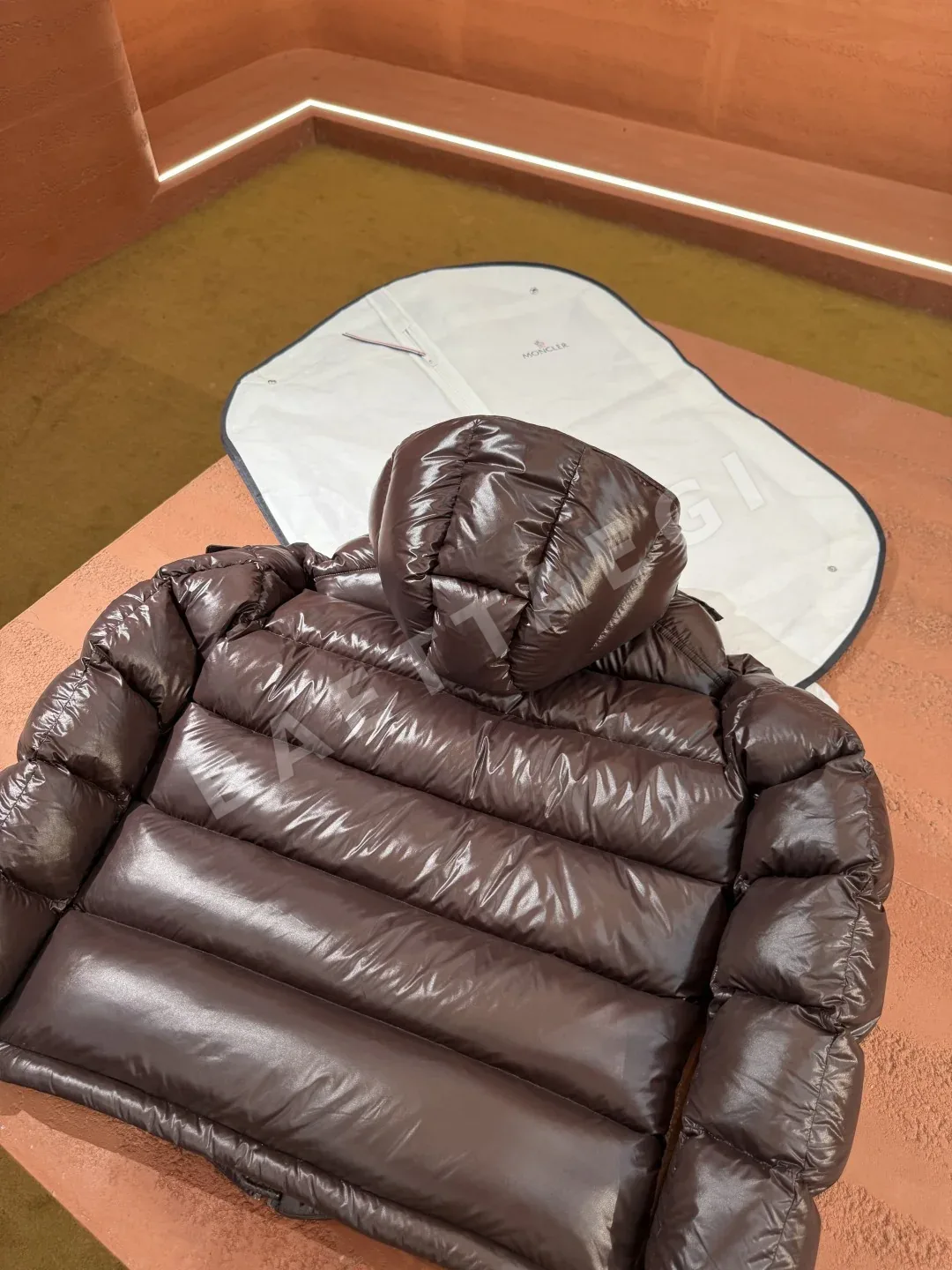 몽클레르 남성 패딩 상세 이미지 9