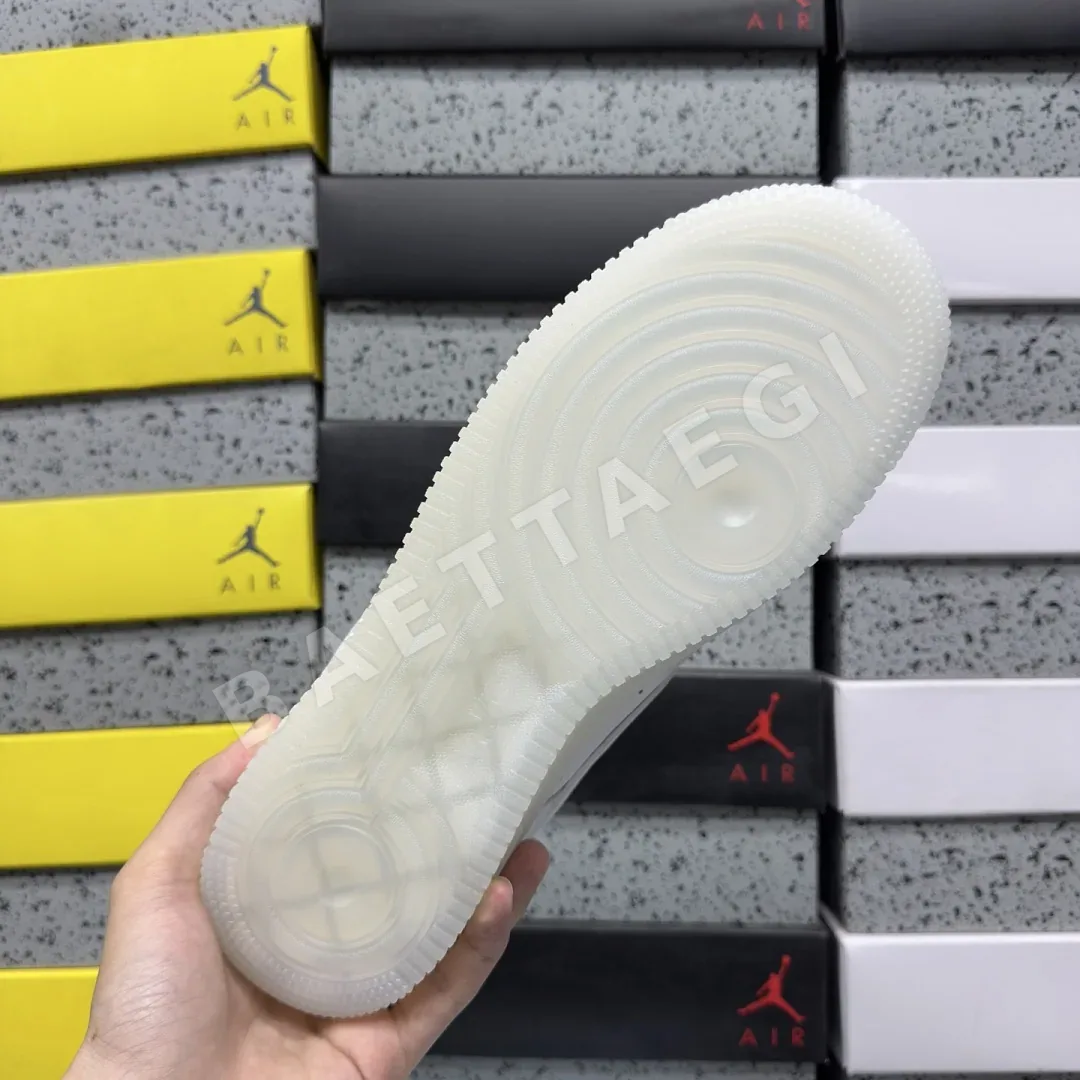 나이키 [MAX] 에어 포스 1 로우 CZ8065-101 201750 Nike Air Force 1 Low Drake NOCTA 상세 이미지 9