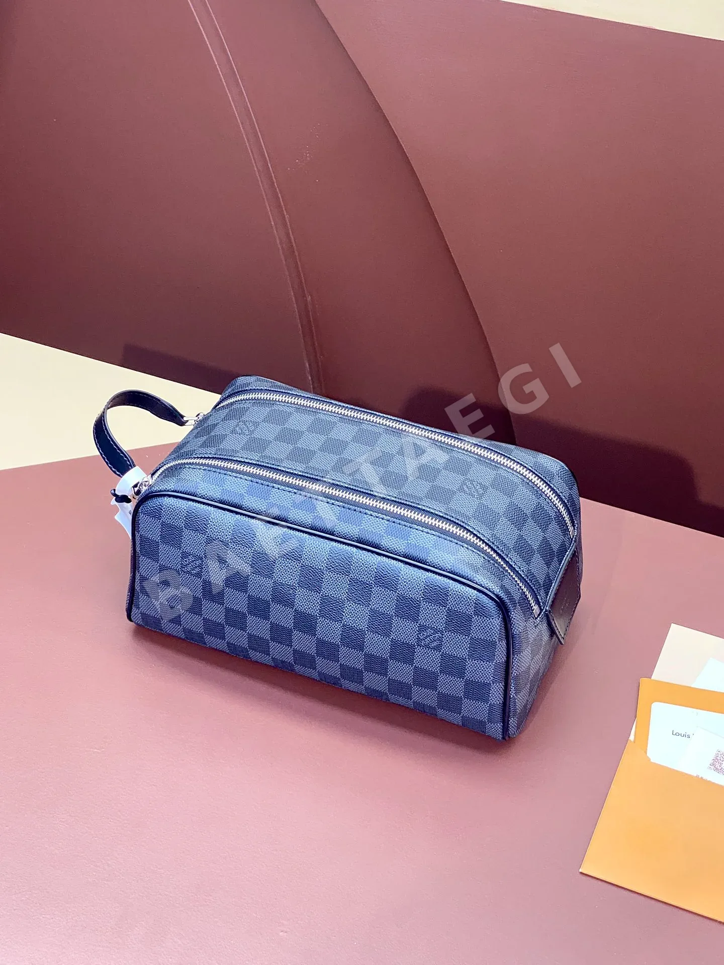 루이비통 N44494 블랙 체크 무늬 (화장품 가방) 대형 토일렛 가방