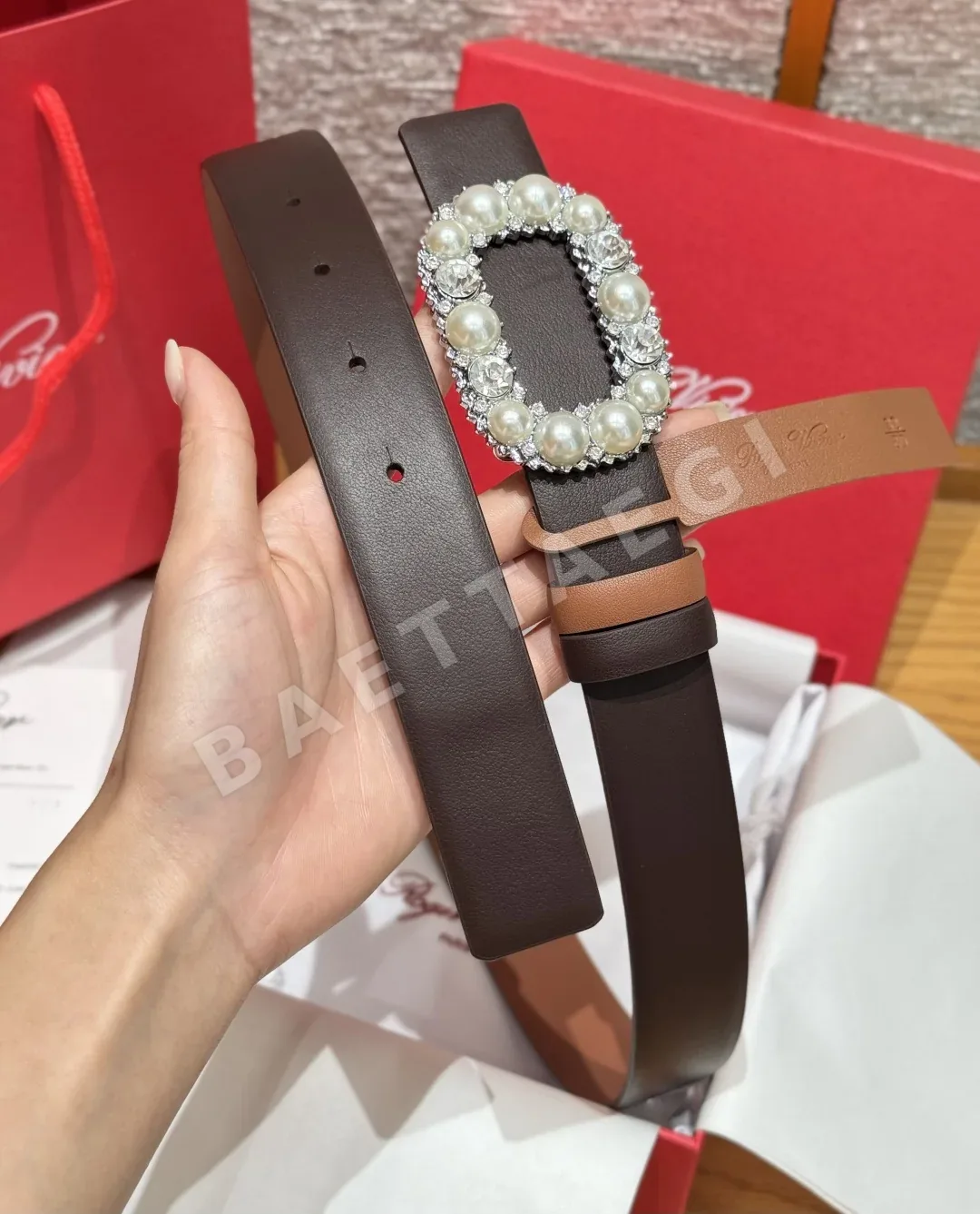 로저비비에 소가죽 사각 버클 벨트 상세 이미지 5