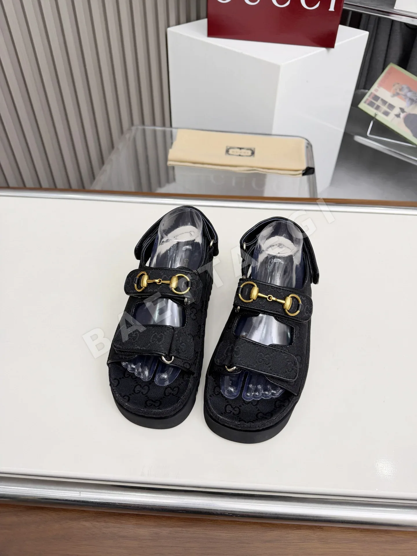 구찌 벨크로 플랫폼 샌들 15748