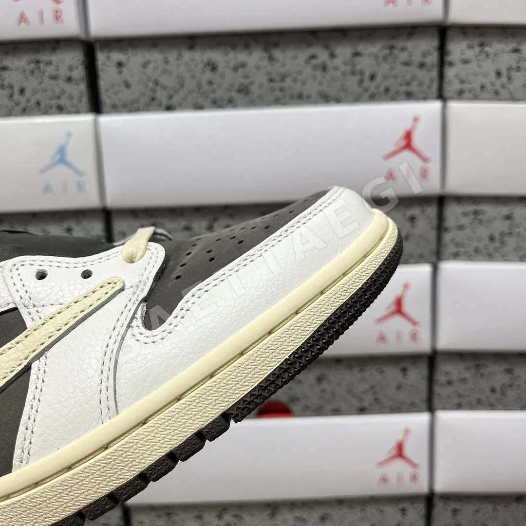 나이키 [PK] 화이트 브라운 DM7866-162 201946 Nike Travis Scott Reverse Mocha 3.0 상세 이미지 4
