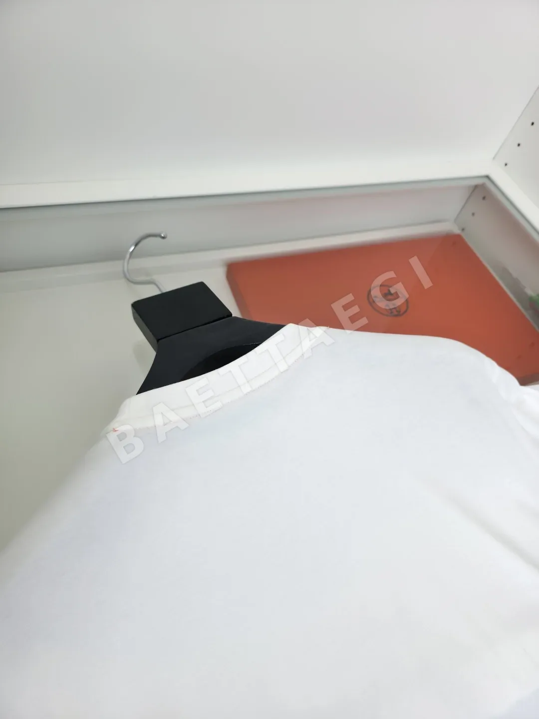 에르메스 크루넥 라인스톤 장식 남성 반팔 티셔츠 상세 이미지 8