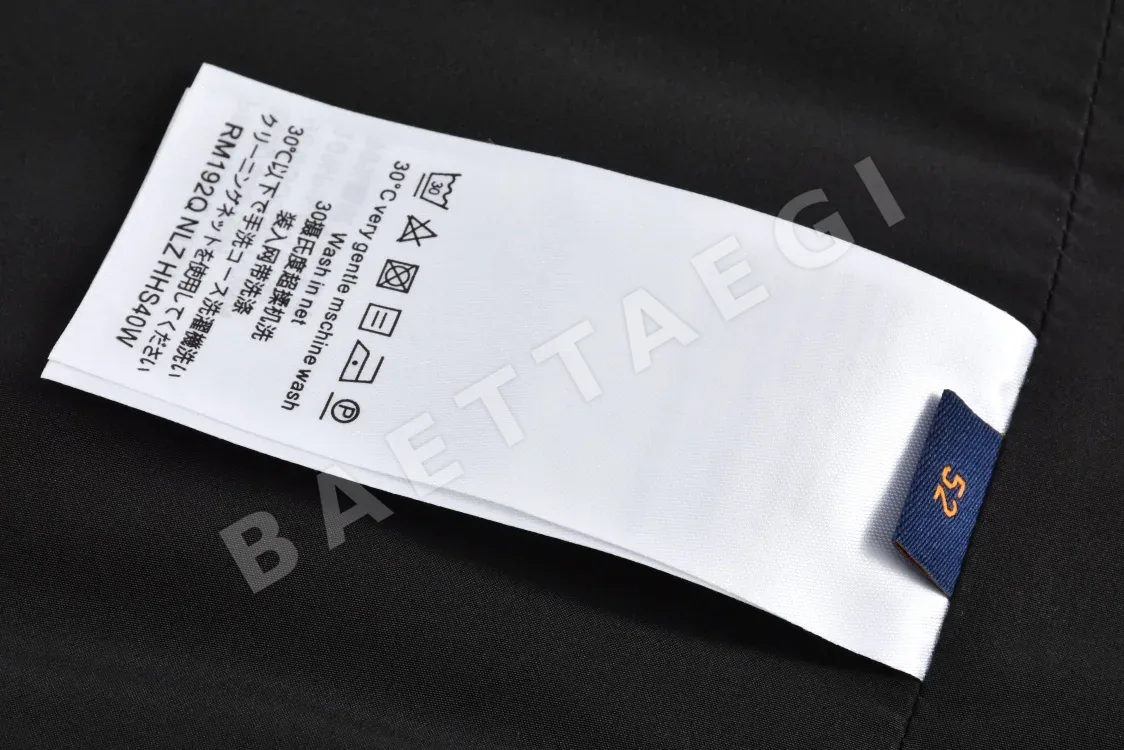 루이비통 테크 레더 모노그램 엠보싱 남성 패딩 상세 이미지 9