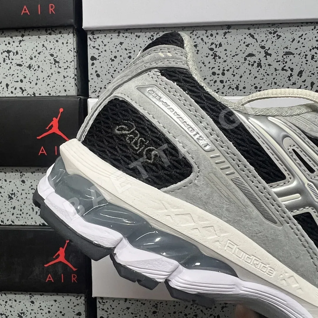 아식스 [ZC] 젤 카야노 12.1 1203A846-020 200318 Asics Gel-Kayano 12.1 Kith Peat Cream 상세 이미지 7