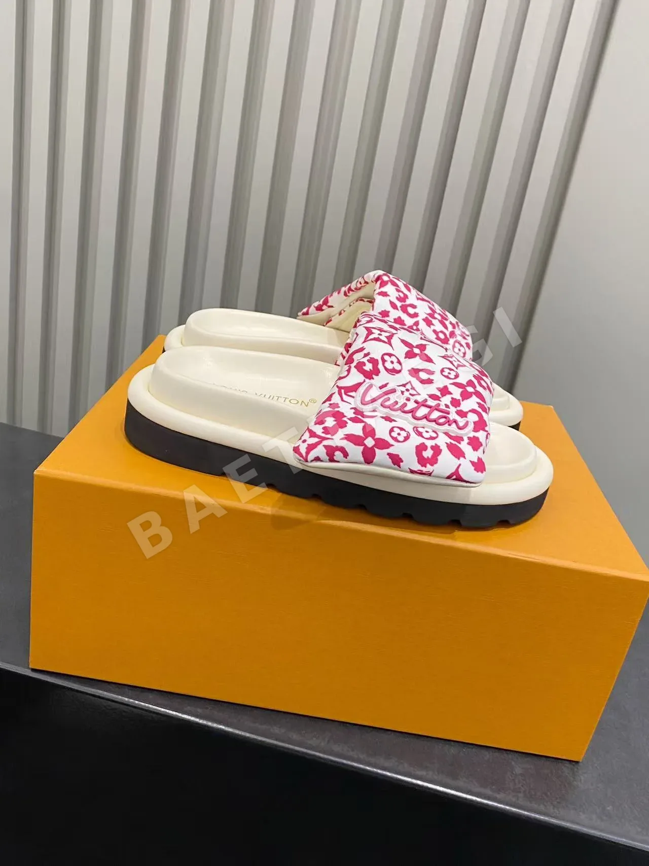 루이비통 벨크로 플랫폼 슬리퍼 95720
