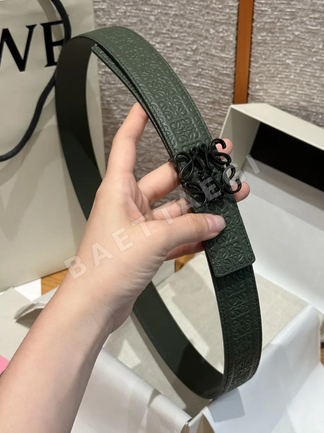 로에베 아나그램 리버시블 송아지가죽 벨트 상세 이미지 4