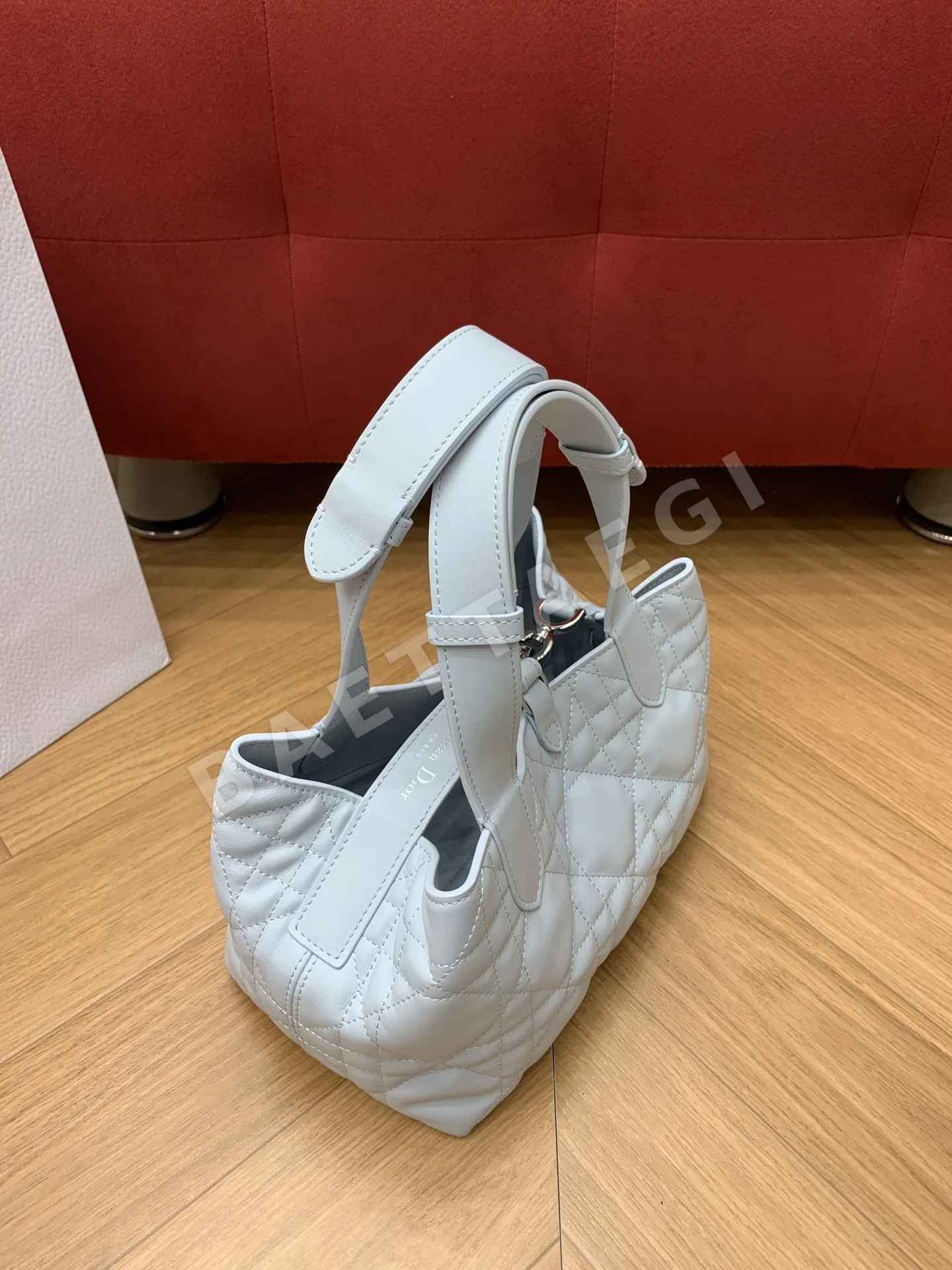디올 뚜주흐 스몰 그레시어 블루 가방 상세 이미지 5