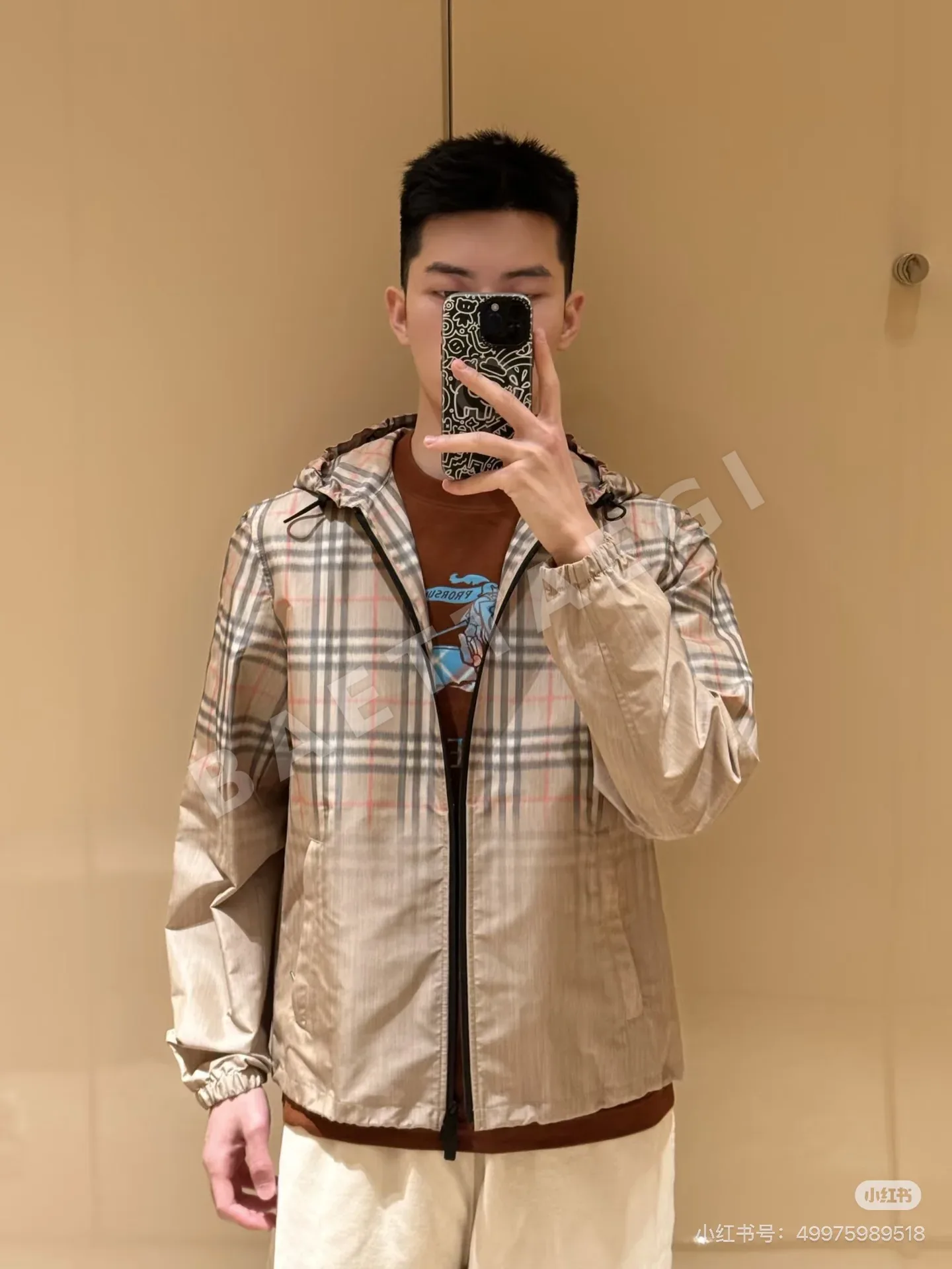 버버리 그라데이션 체크 경량 후드 자켓 상세 이미지 2