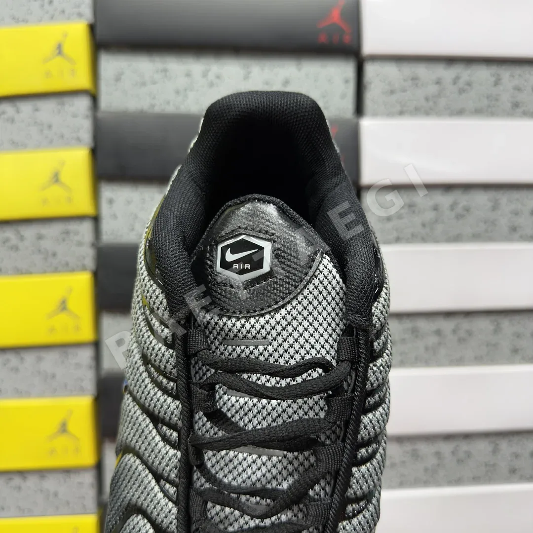 나이키 [BD] 에어 맥스 플러스 HM0709-100 201843 Nike Air Max Plus White Black Racer Blue 상세 이미지 5