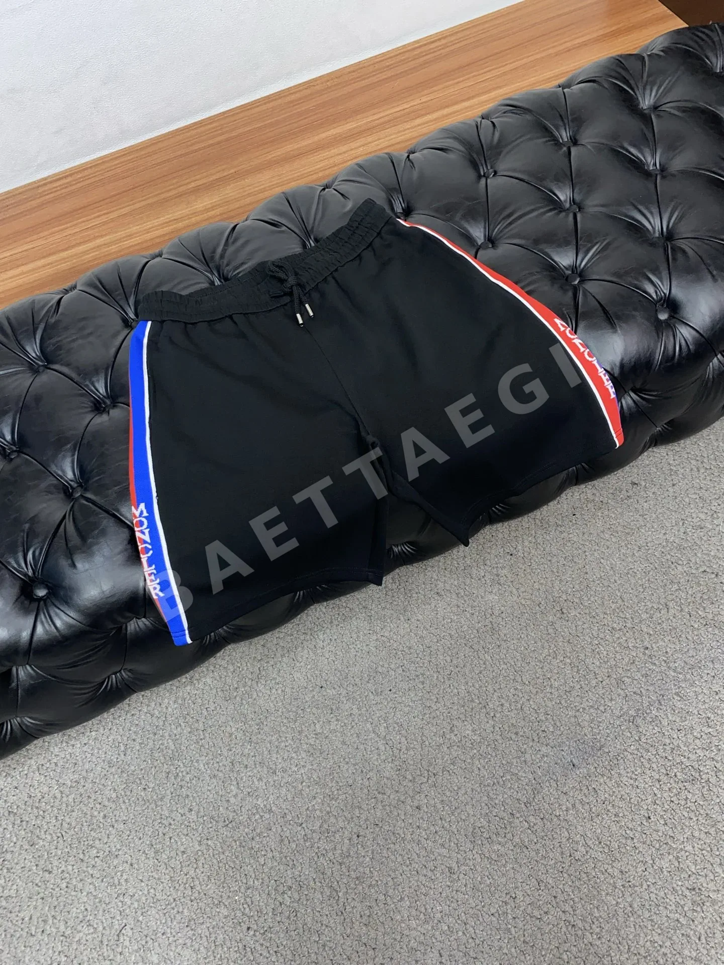 몽클레르 오리지널 핏 린넨 반바지 상세 이미지 6