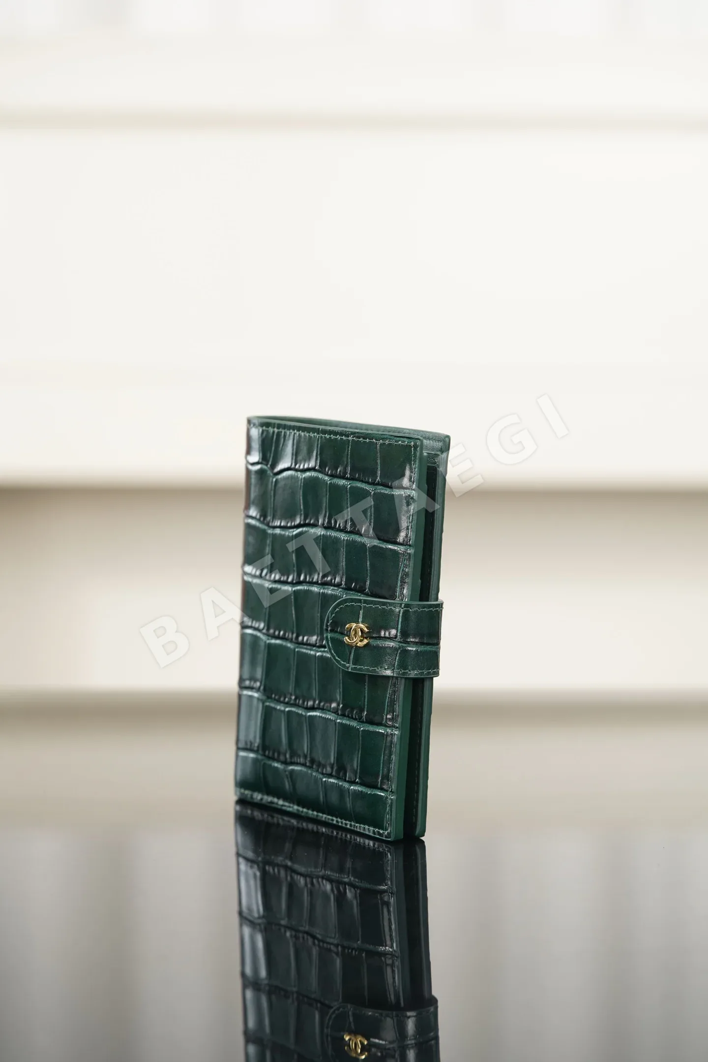 샤넬 크로커다일 패턴 카드 지갑 상세 이미지 3