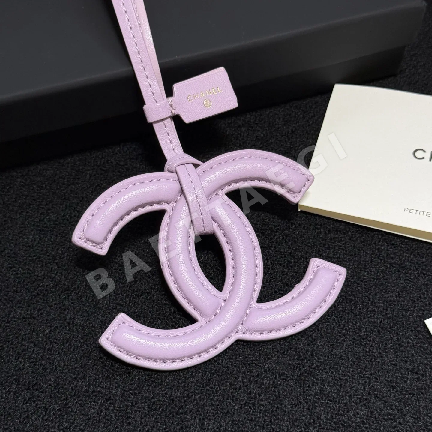 샤넬 더블 C 램스킨 키링 상세 이미지 3