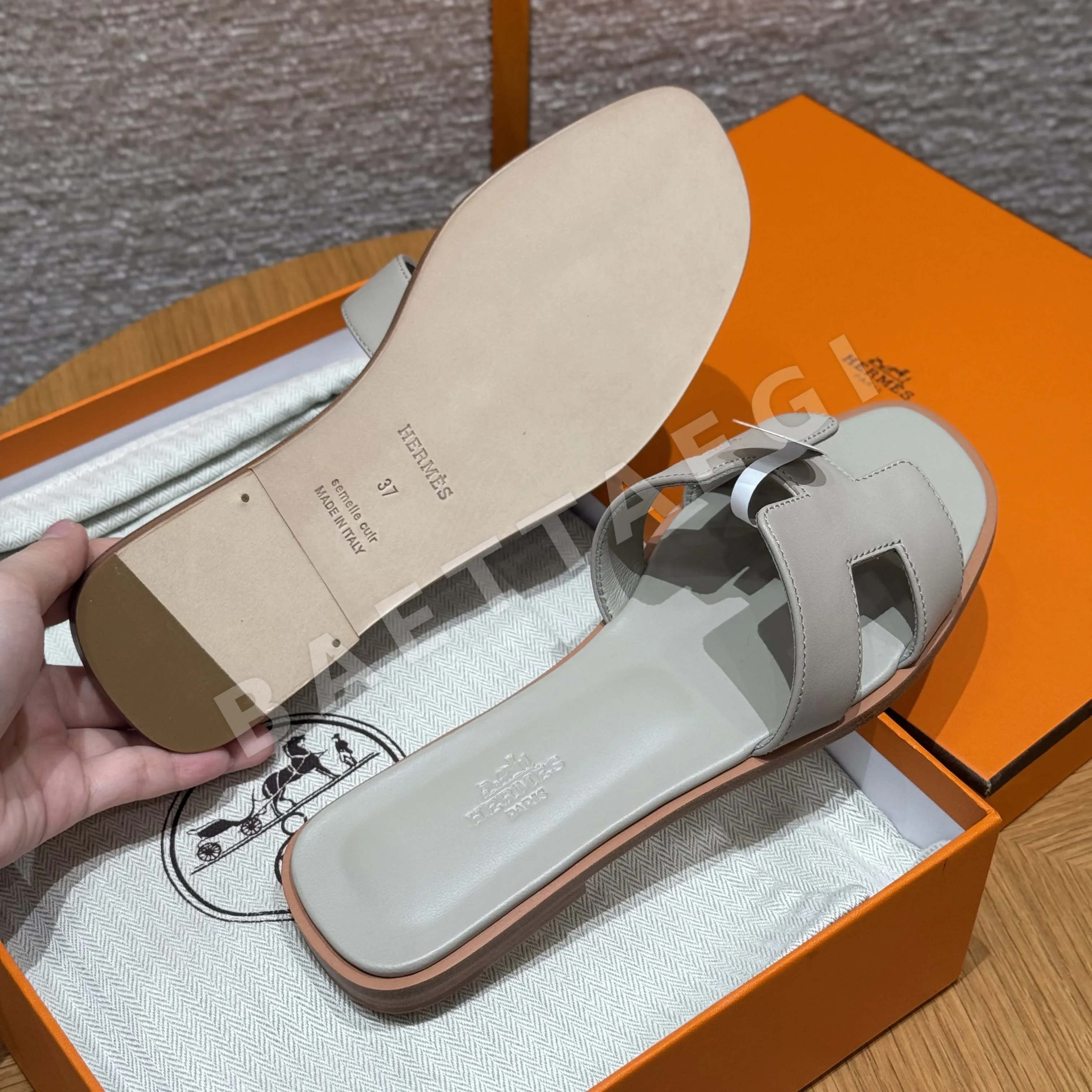 에르메스 오란 램스킨 슬리퍼 상세 이미지 15