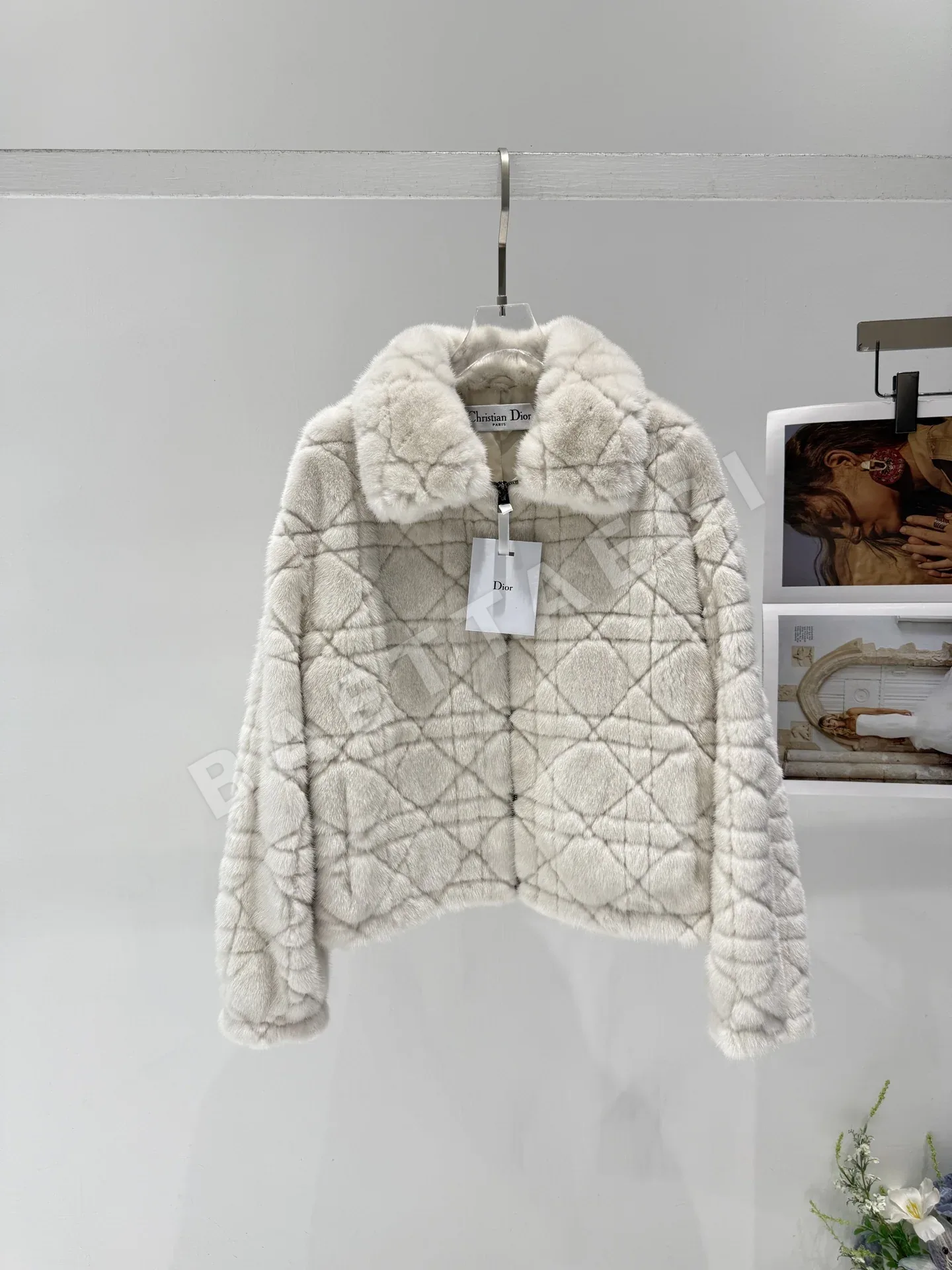 디올 벨벳 라운드넥 밍크 코트 상세 이미지 2
