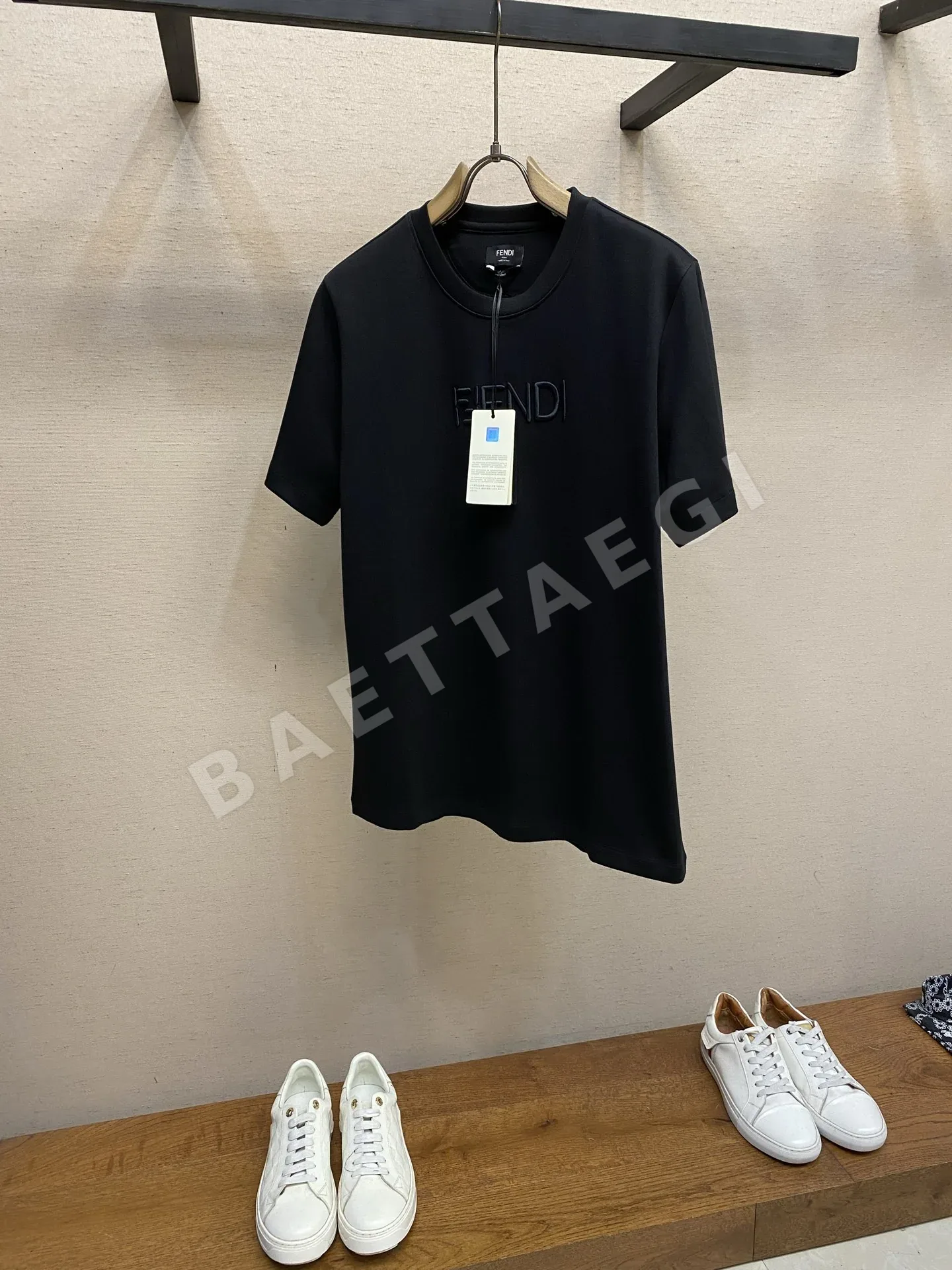 펜디 FF 로고 자수 반팔 티셔츠 49758