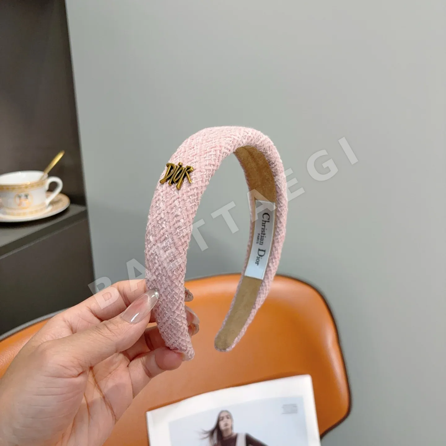 디올 챙 넓은 헤어밴드 상세 이미지 3