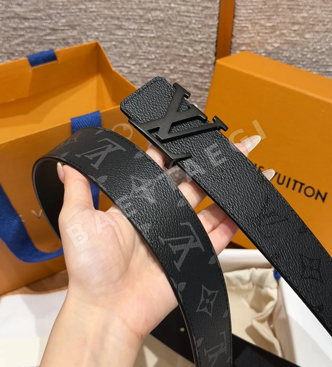 루이비통 이니셜 모노그램 미드나이트 40mm 리버시블 벨트 상세 이미지 6