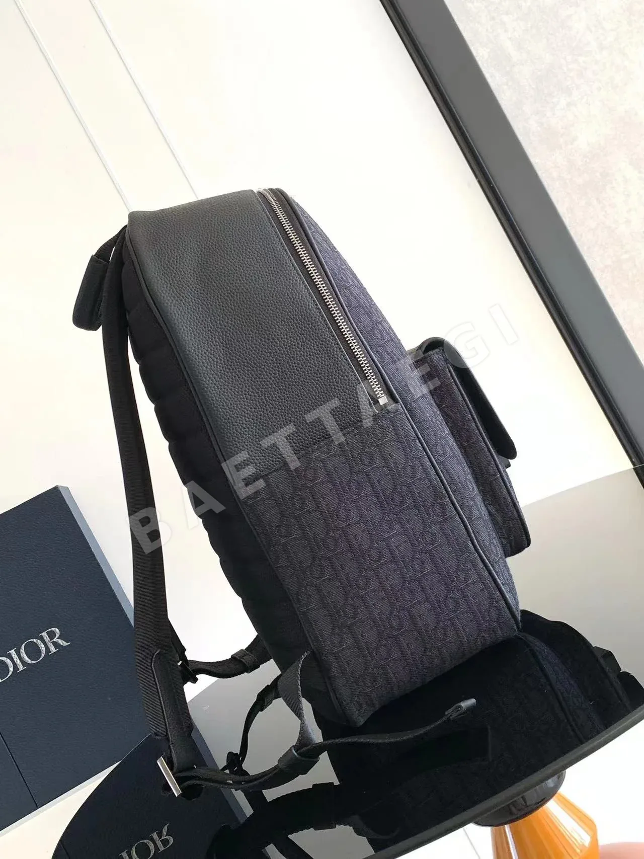 디올 새들 백팩 상세 이미지 2