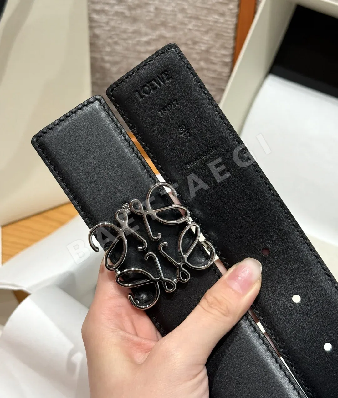 로에베 아나그램 양면 가죽 벨트 상세 이미지 6