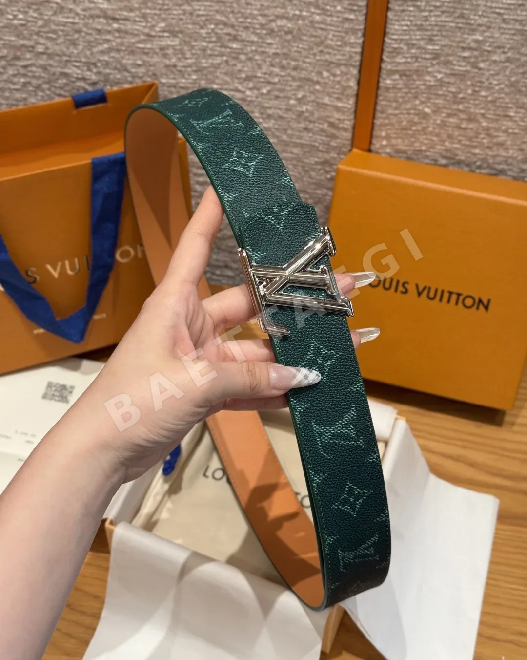 루이비통 디멘션 모노그램 리버시블 40mm 벨트 상세 이미지 4