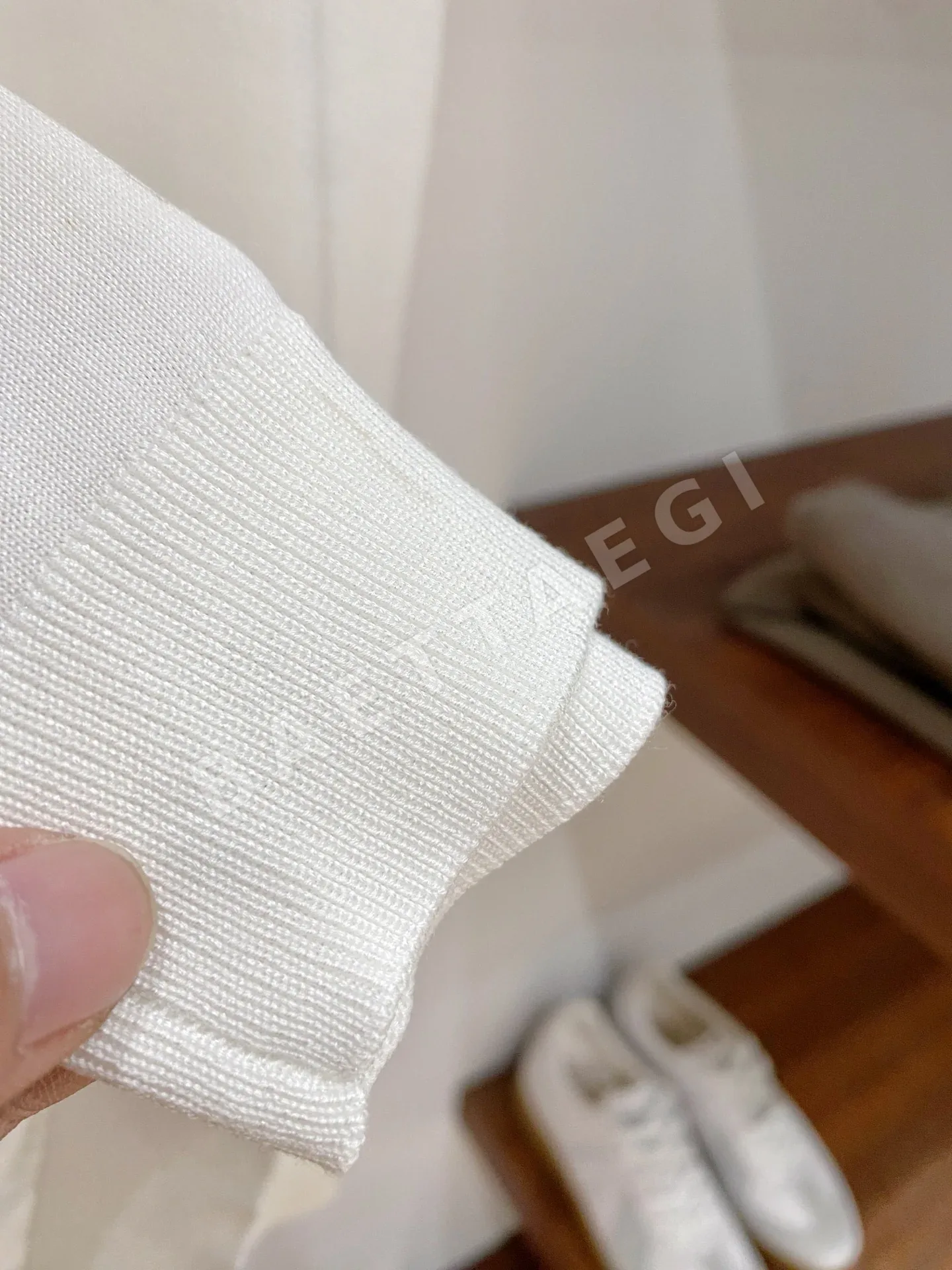 로로피아나 아세테이트 혼방 남성 반팔 티셔츠 상세 이미지 8