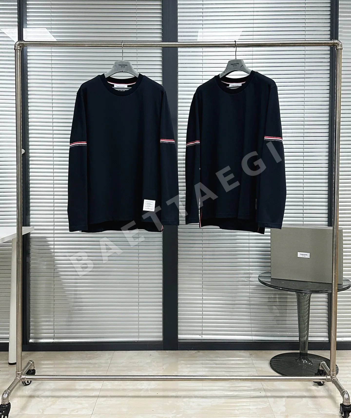 톰브라운 3색 암밴드 웨빙 긴팔 티셔츠 46682
