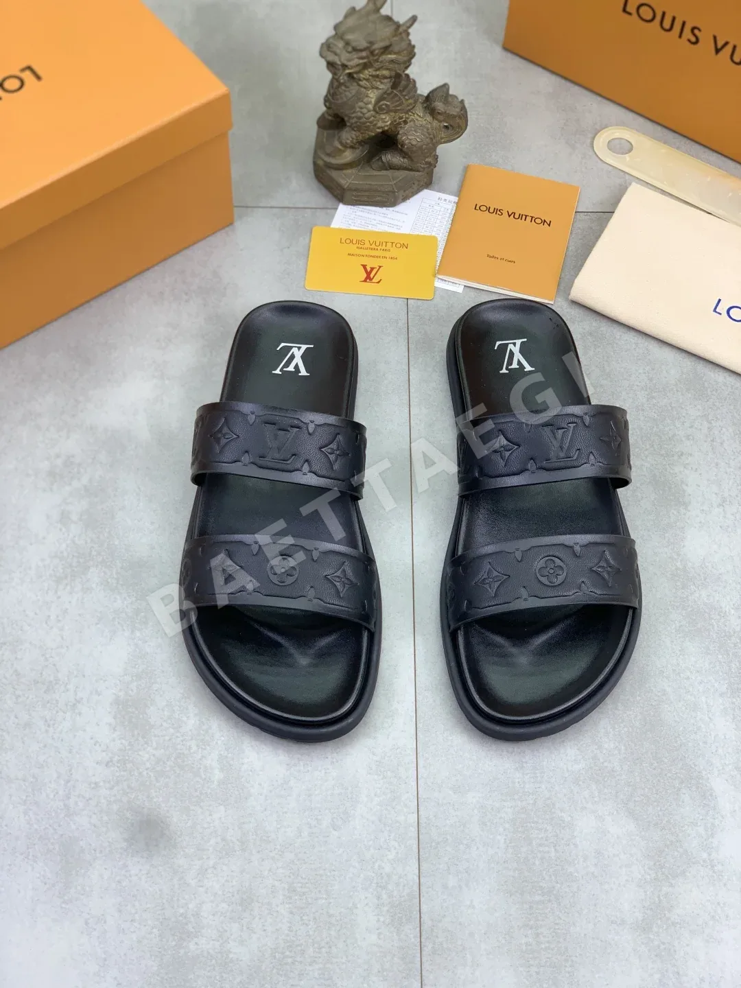 루이비통 이탈리아산 송아지가죽 슬리퍼 상세 이미지 2