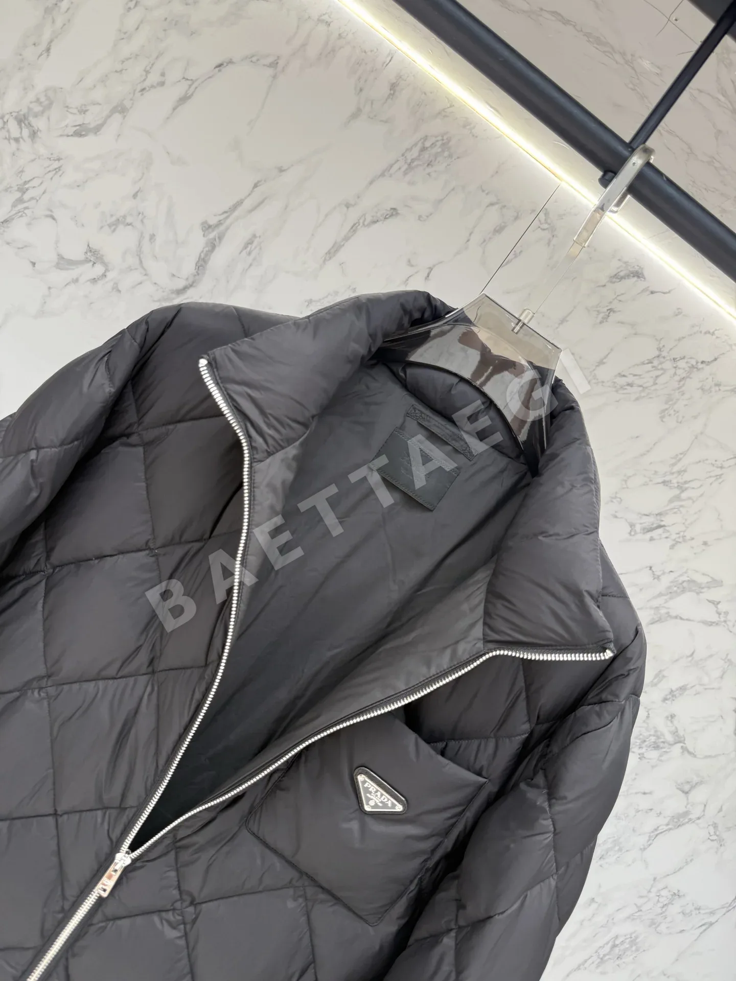 프라다 자카드 나일론 남성 패딩 상세 이미지 6