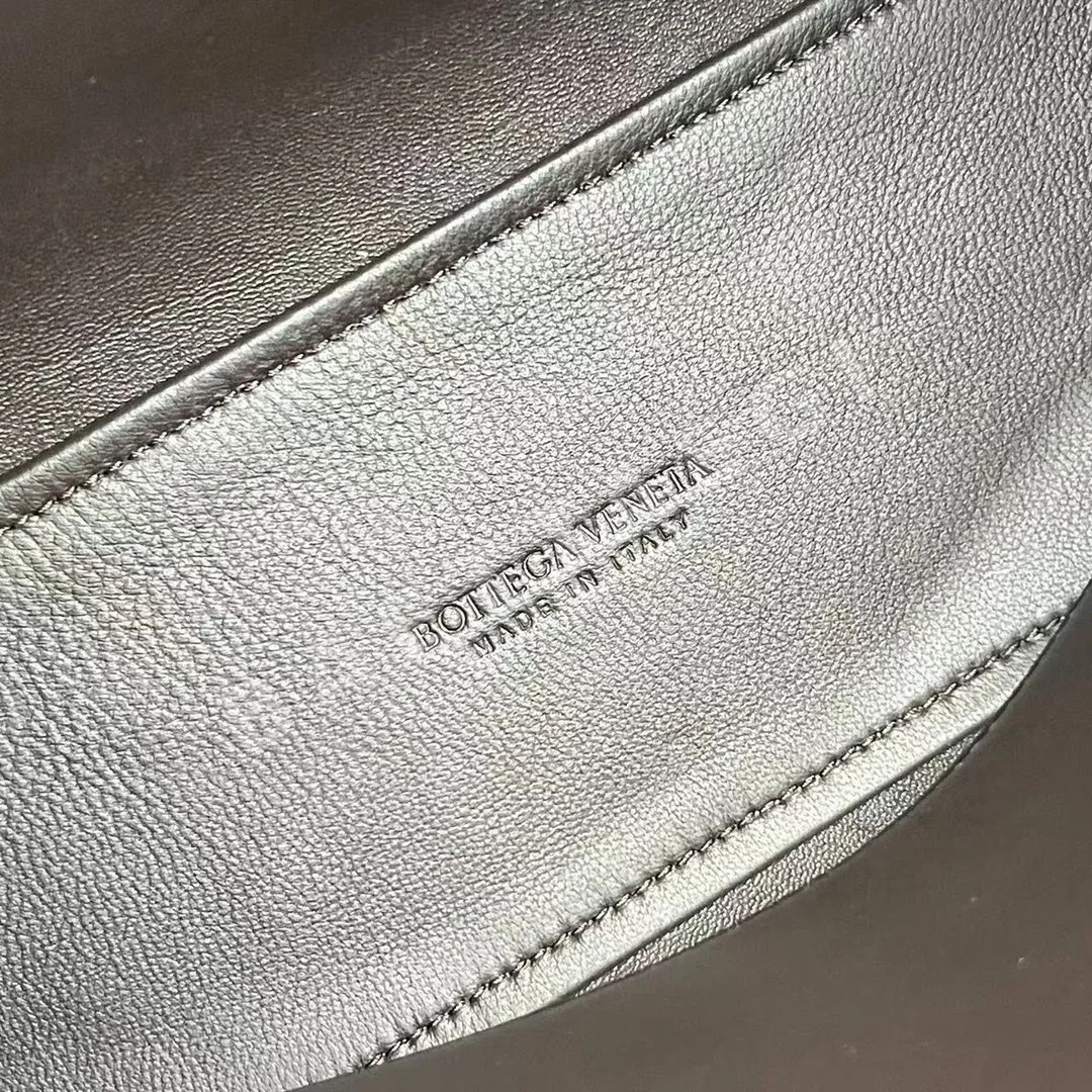 보테가베네타 안디아모 스네이크스킨 숄더백 상세 이미지 9