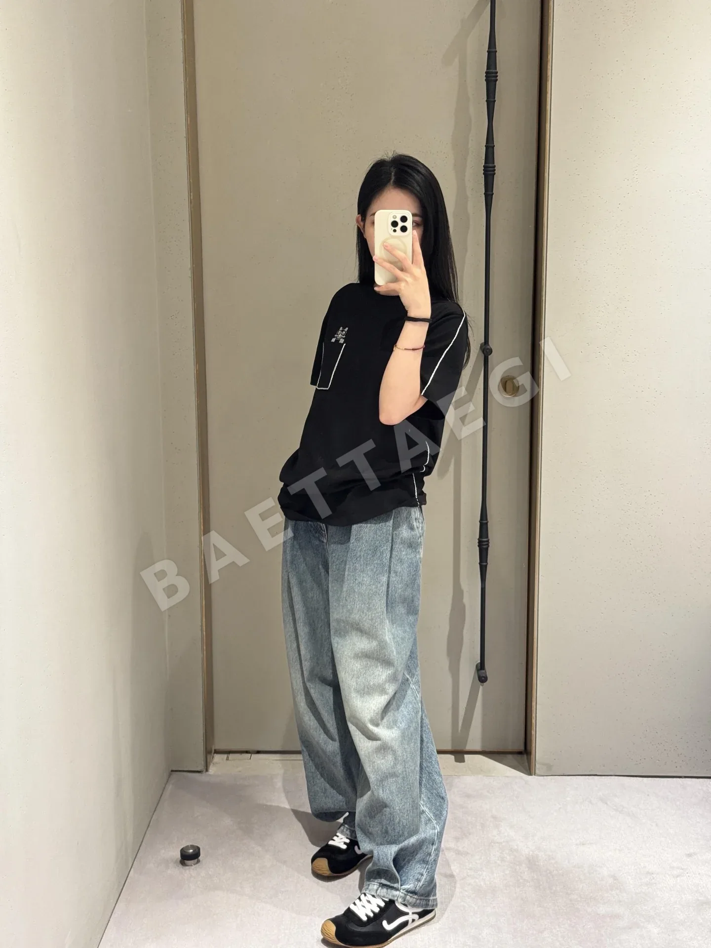 루이비통 여성 코튼 자수 오버핏 반팔 티셔츠 5873 상세 이미지 8