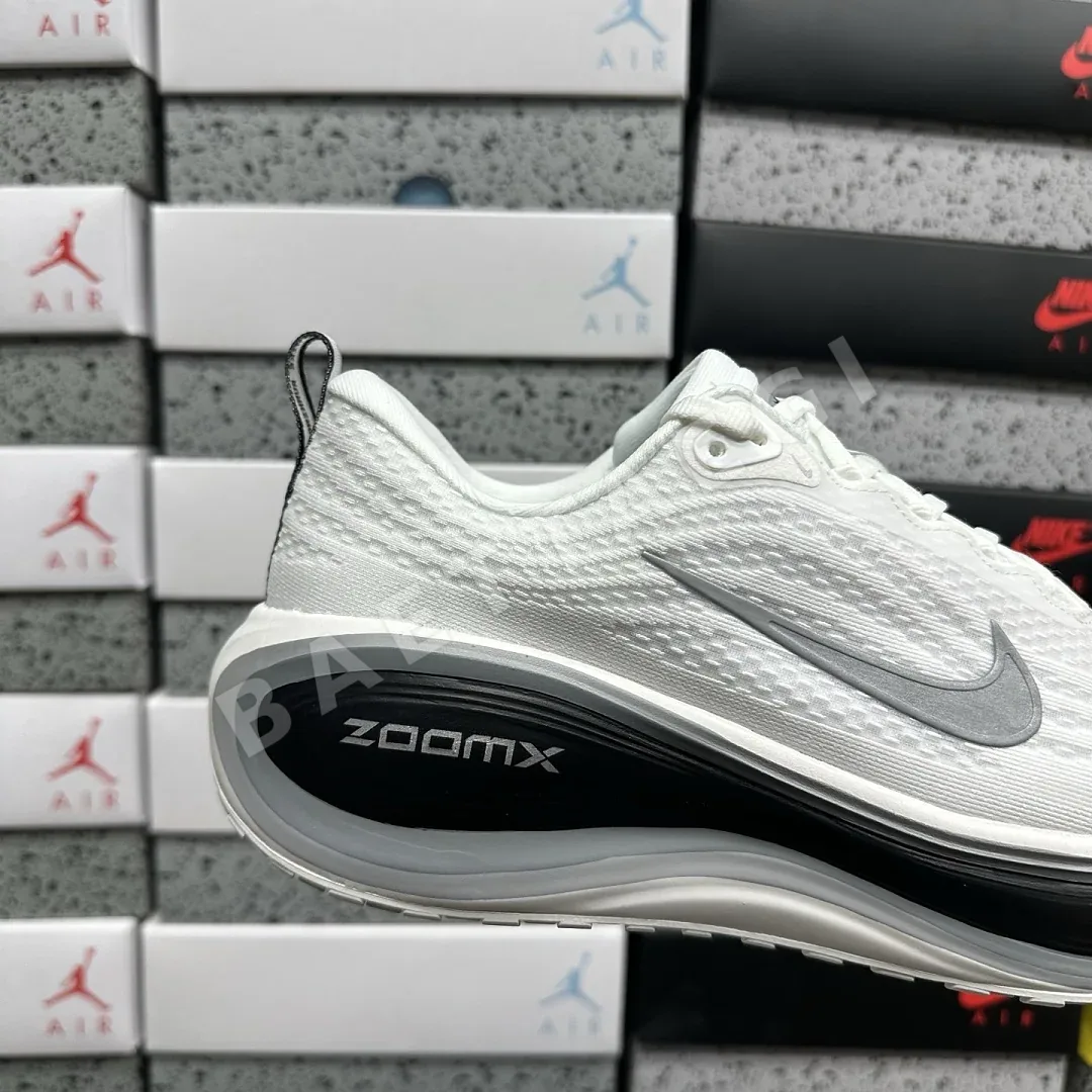 나이키 [XY] 보메로 플러스 II7181-102 201718 Nike Vomero Plus White Black Cool Grey 상세 이미지 4