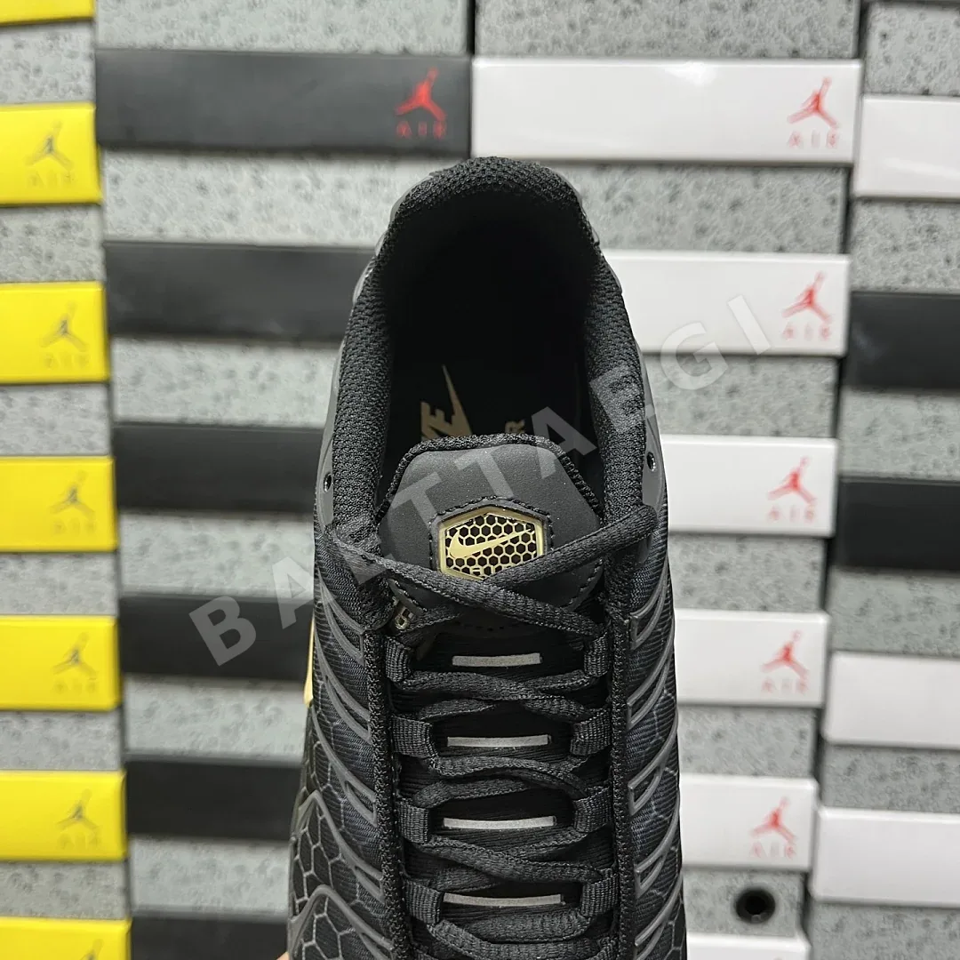 나이키 [DF] 에어 맥스 플러스 IQ0287-010 201548 Nike Air Max Plus Black Honey 상세 이미지 5