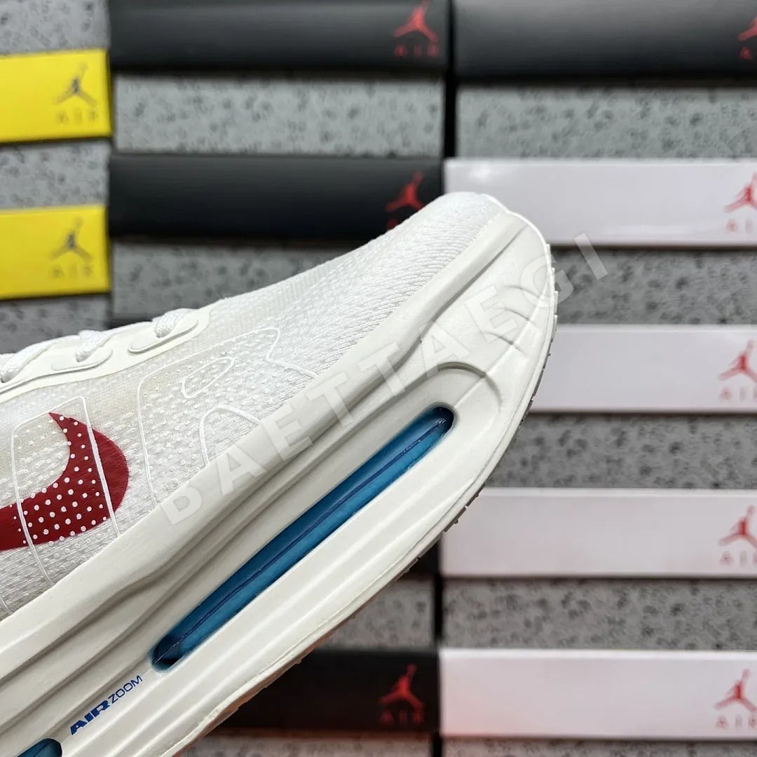 나이키 [CG] 보메로 프리미엄 HQ2050-304 201981 Nike Vomero Premium 상세 이미지 3