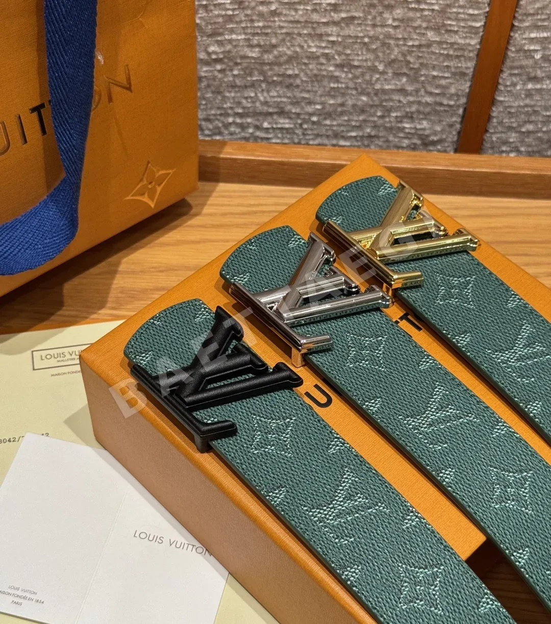 루이비통 디멘션 모노그램 헤리티지 40mm 리버서블 벨트 상세 이미지 5