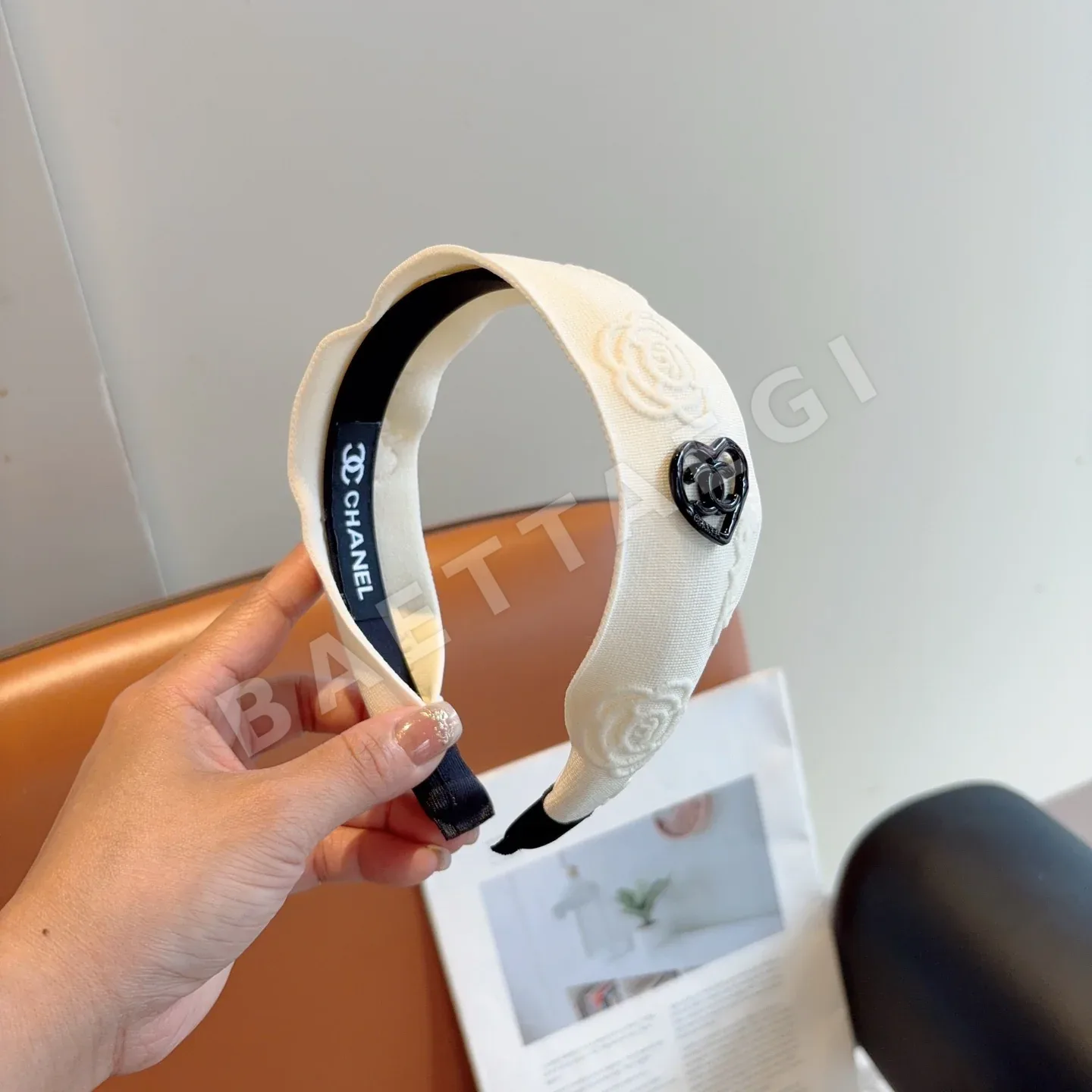 샤넬 카멜리아 헤어밴드 183491