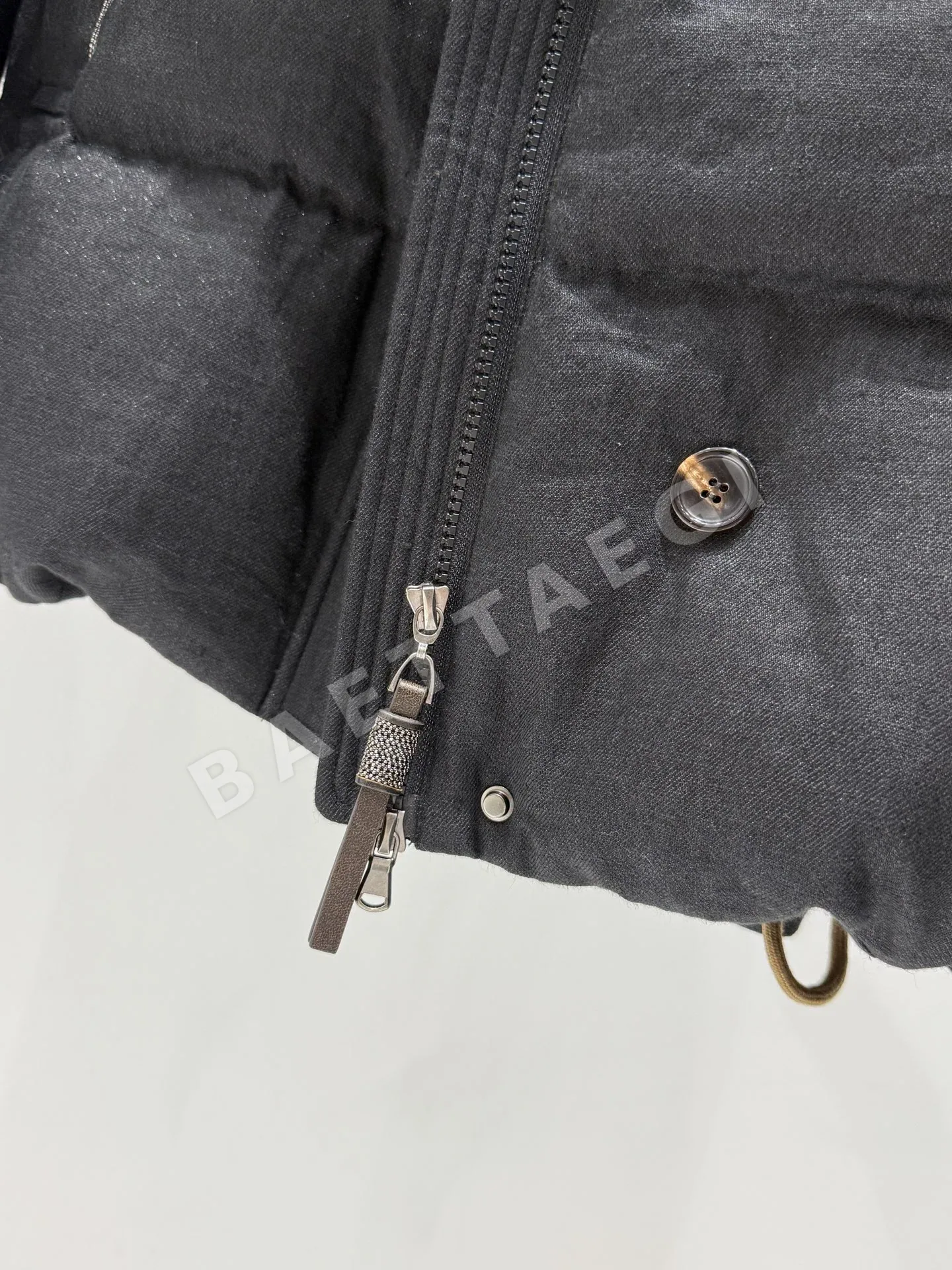 브루넬로쿠치넬리 오트쿠튀르 공방(Métiers d'Art) 컬렉션 패딩 상세 이미지 6