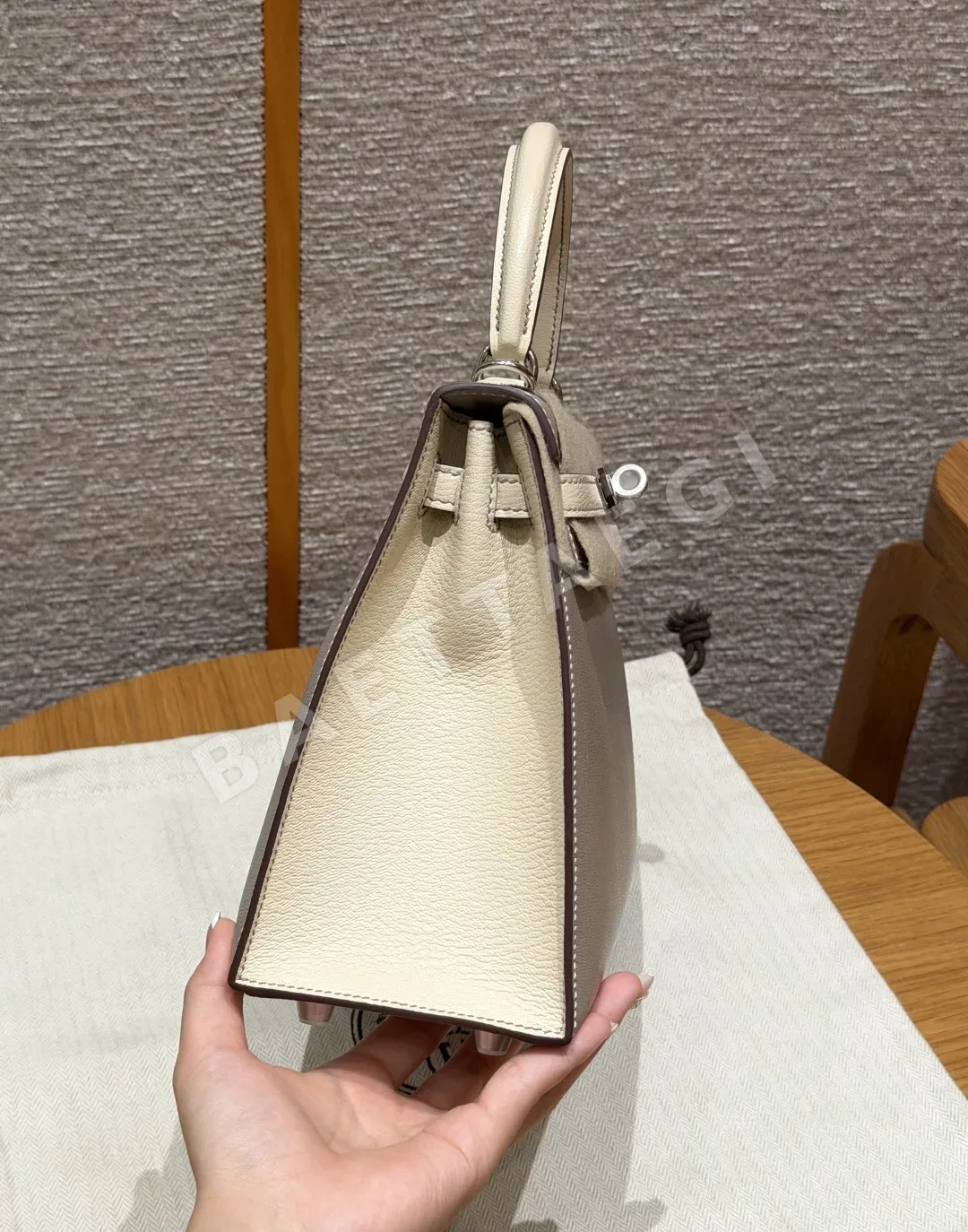 에르메스 켈리 더브 그레이 크림 화이트 염소가죽 가방 상세 이미지 3