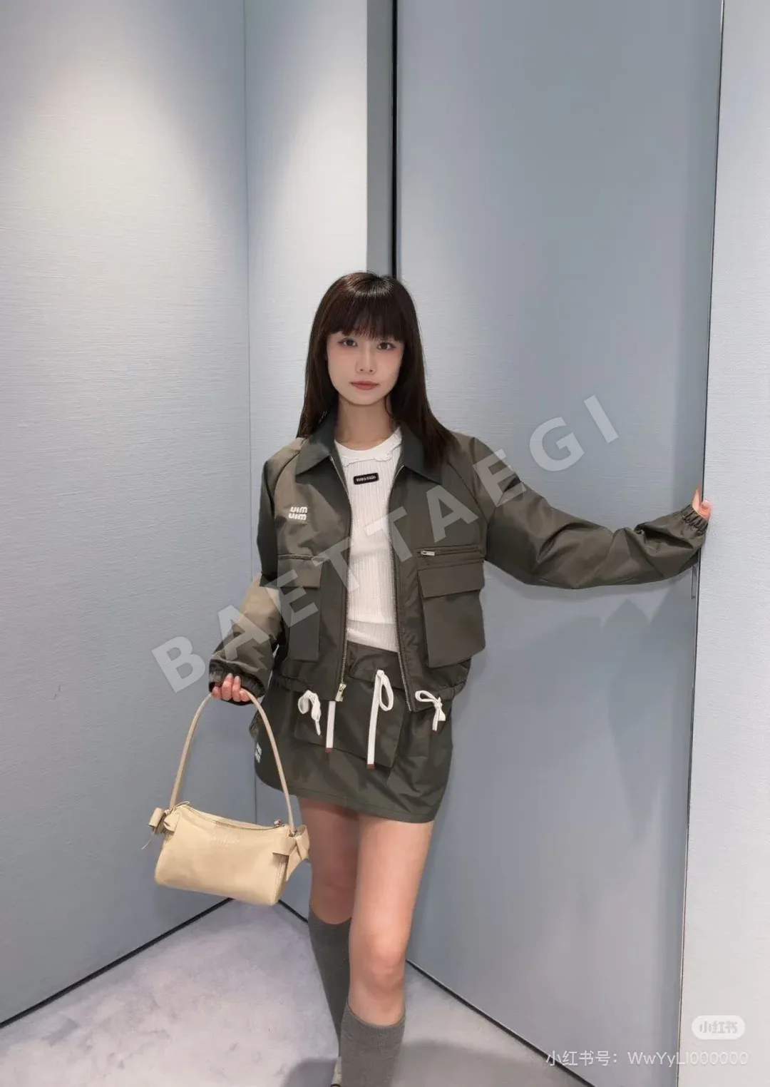미우미우 메모리 실크 재킷 스커트 세트 상세 이미지 2