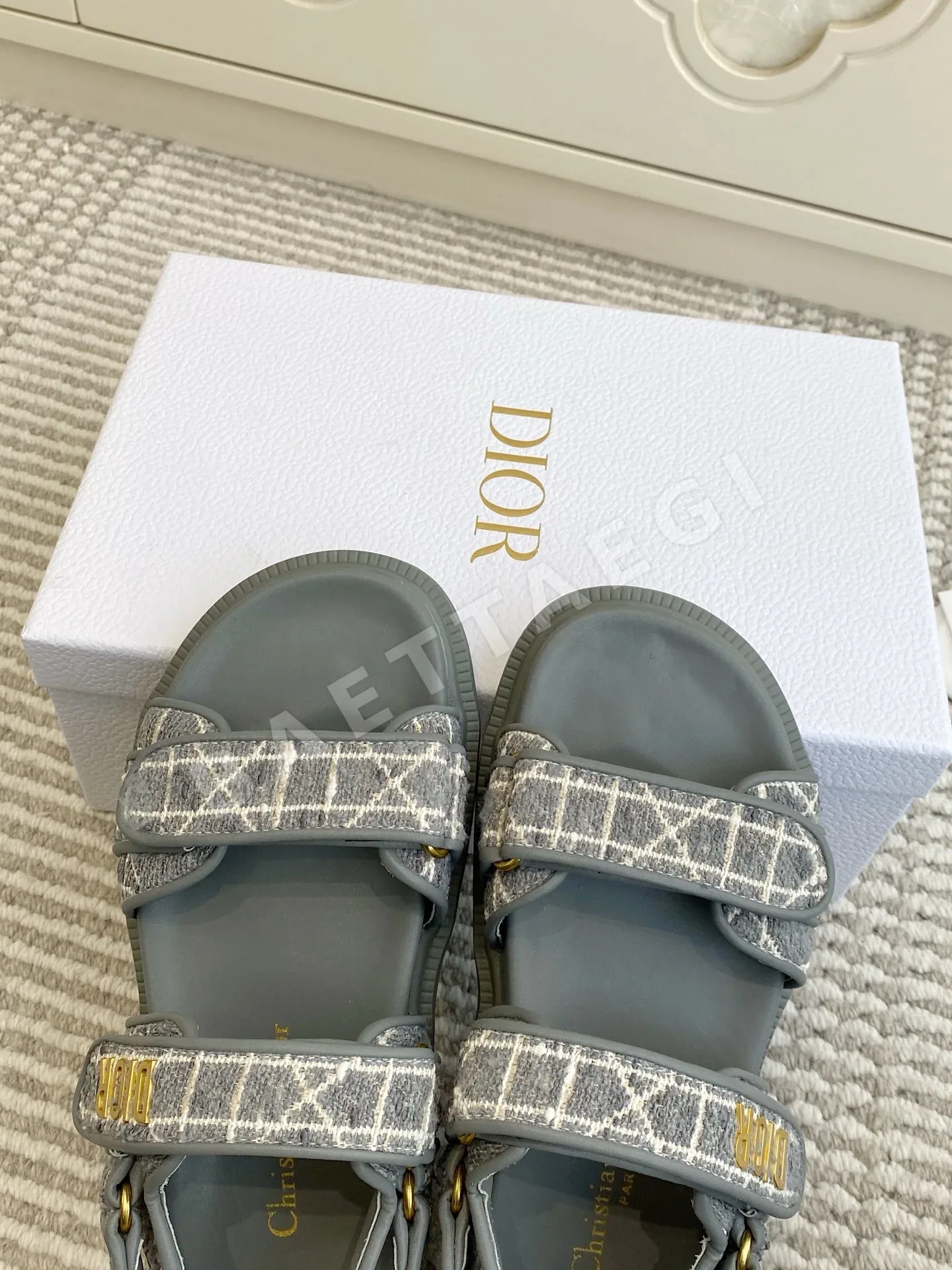 디올 다이렉트 슬라이드 그레이 벨크로 샌들 상세 이미지 6