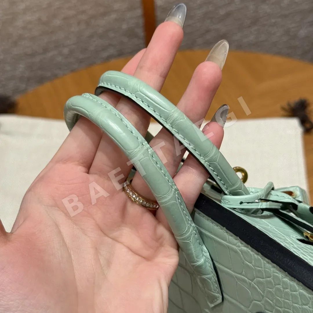에르메스 버킨 20 매트 악어가죽 가방 상세 이미지 10
